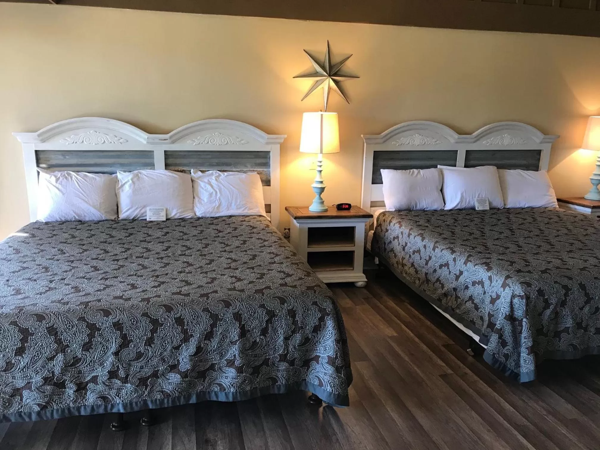 Bed in Ridgemark Golf Club and Resort