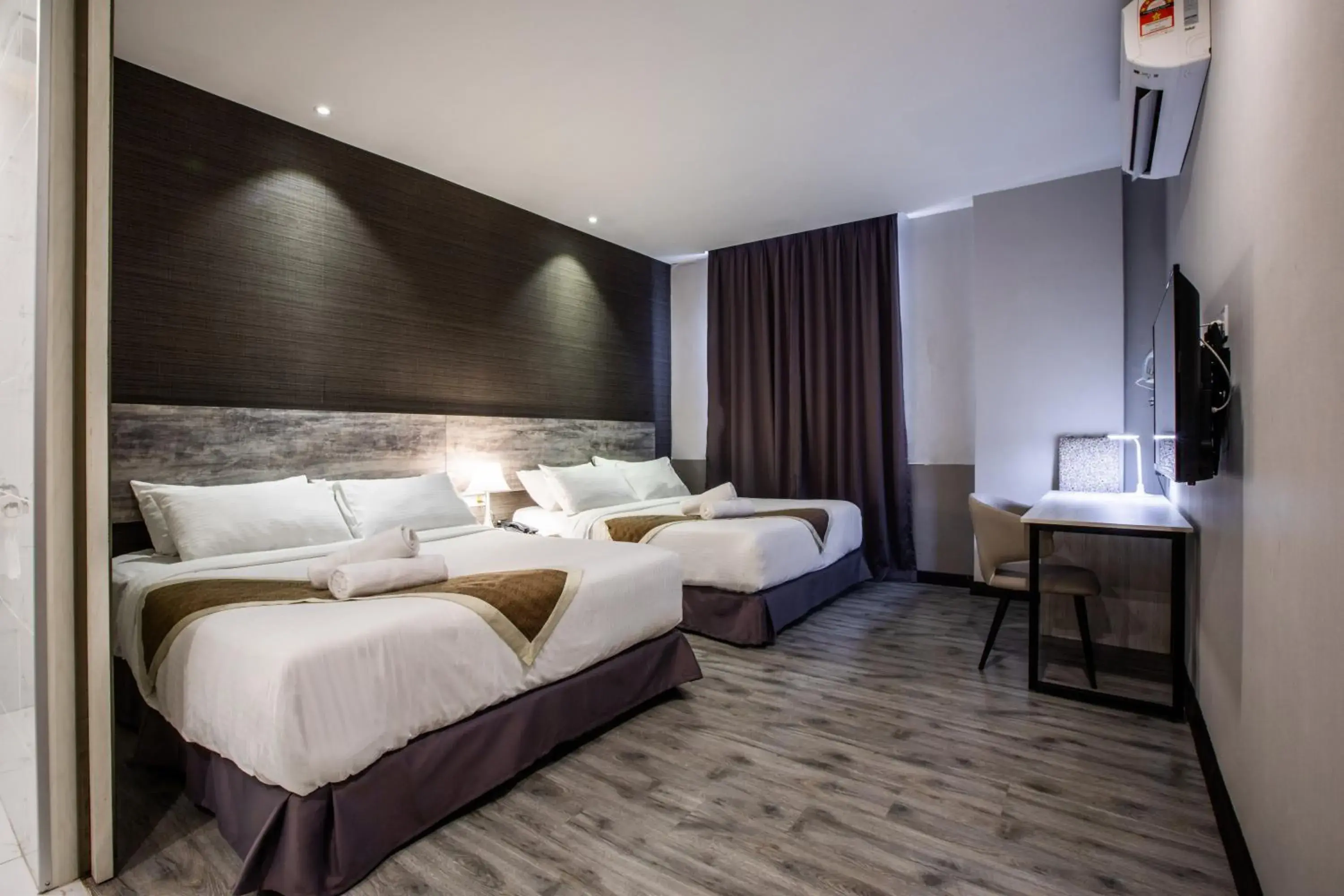 Bed in The Leverage Business hotel (Skudai)