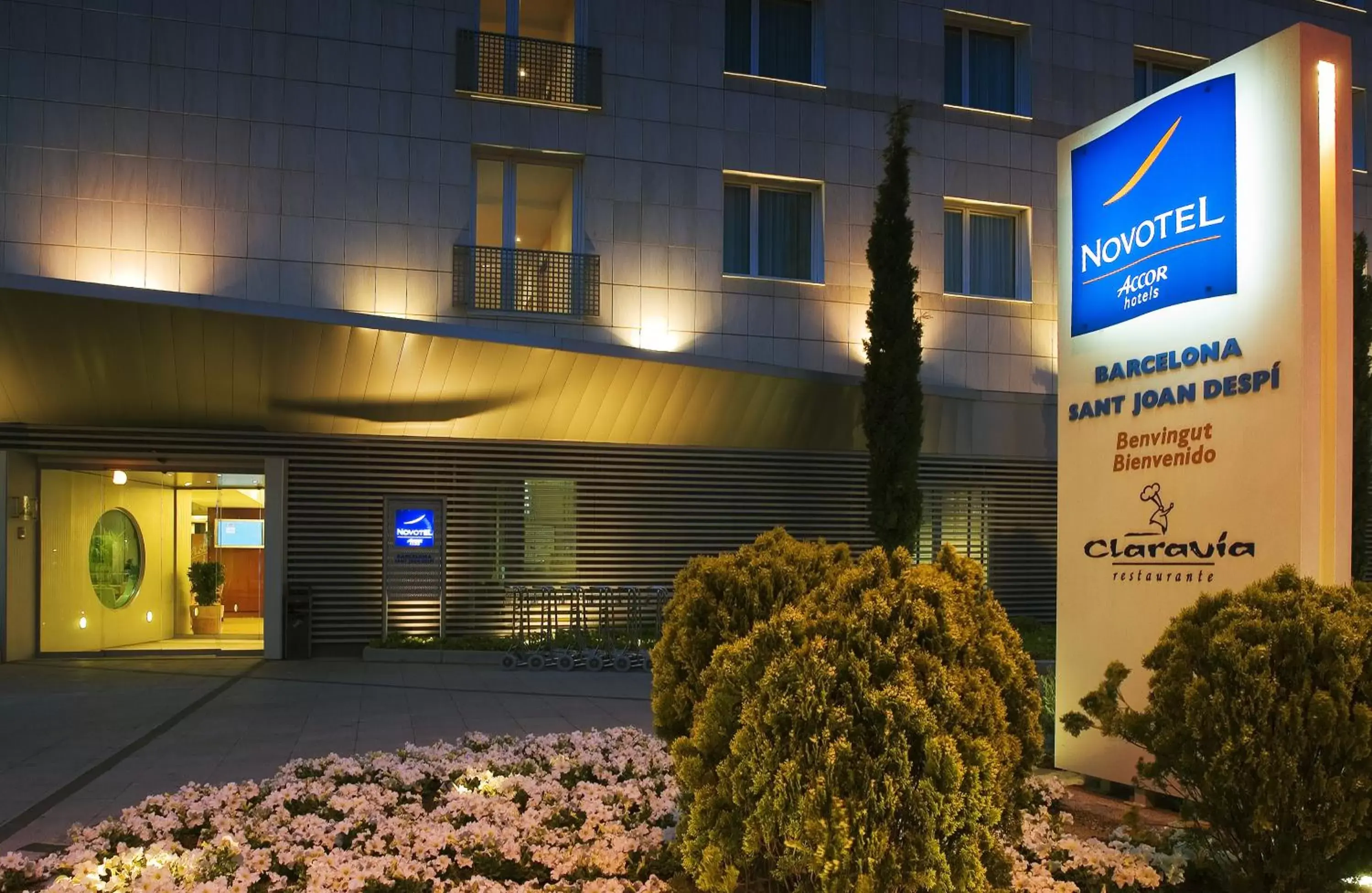 Facade/entrance in Novotel Barcelona Sant Joan Despí