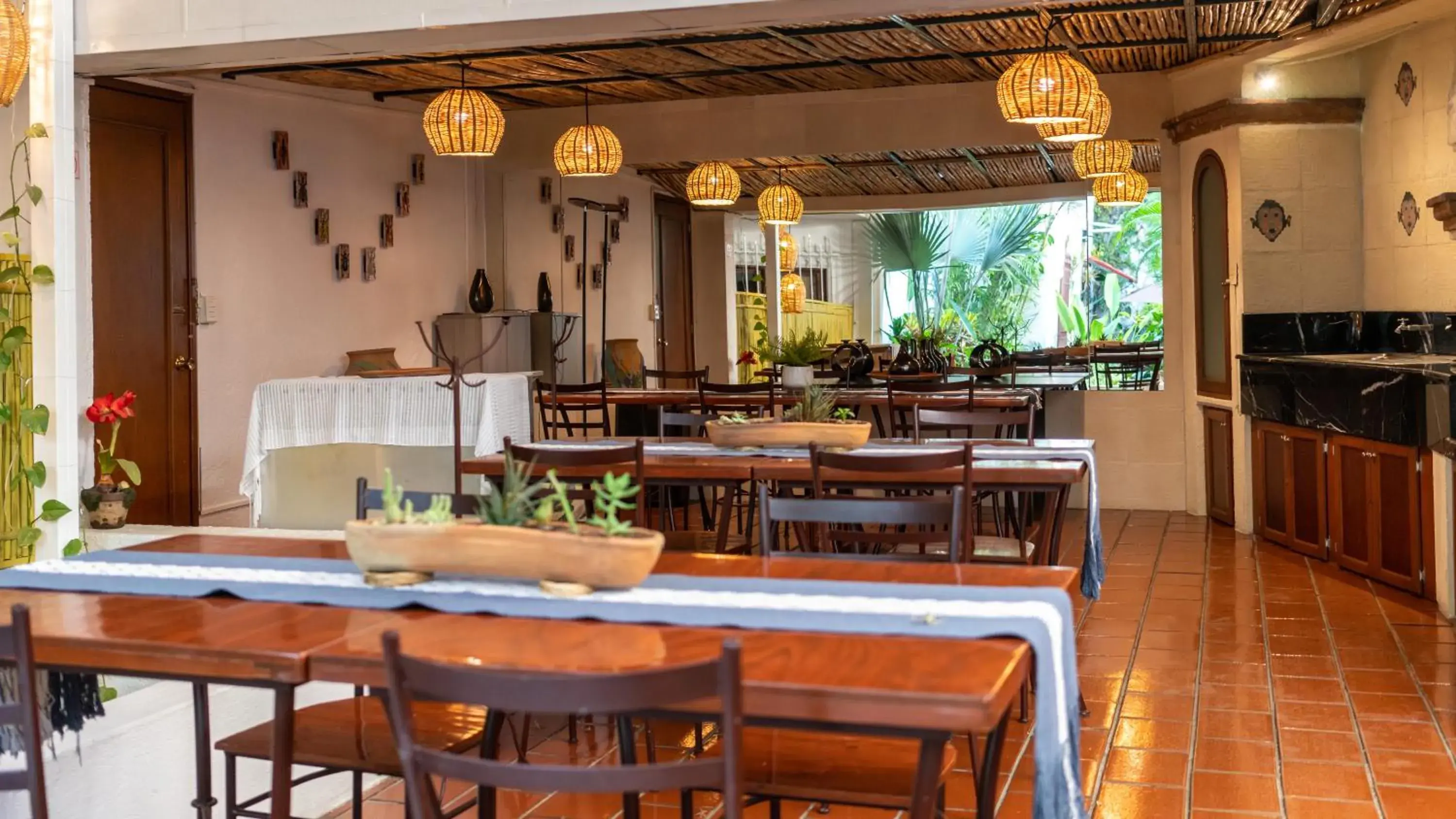 Restaurant/Places to Eat in Casa los Cantaros Hotel Boutique
