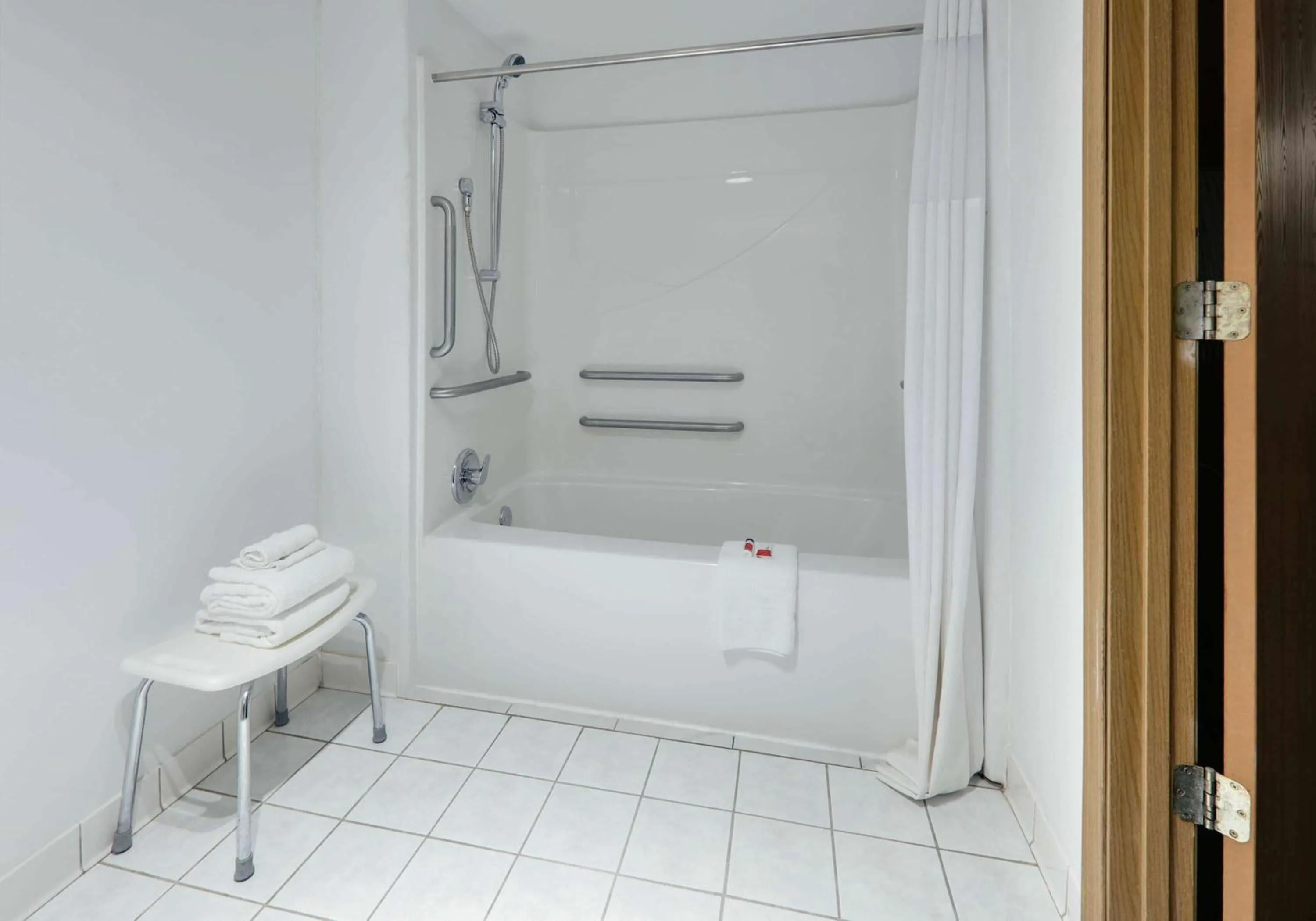 Bathroom in Days Inn & Suites by Wyndham Bentonville