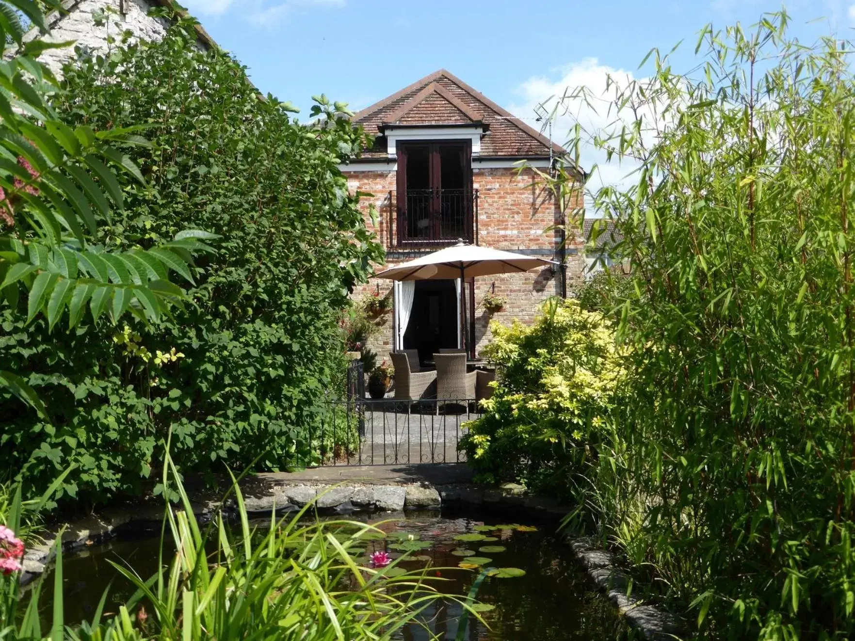 Balcony/Terrace, Property Building in Liongate House