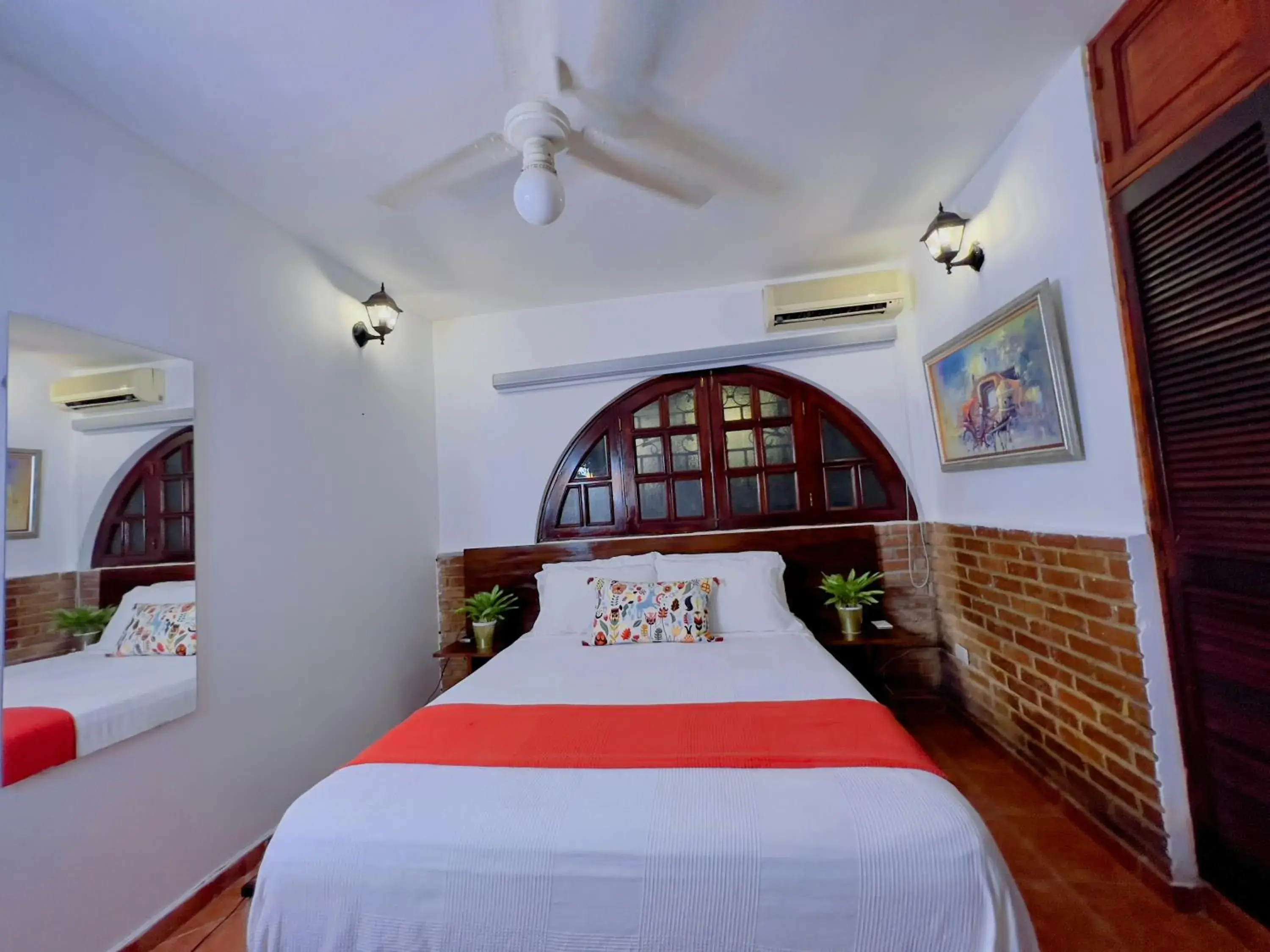 Bed in Suite Colonial by Cristi