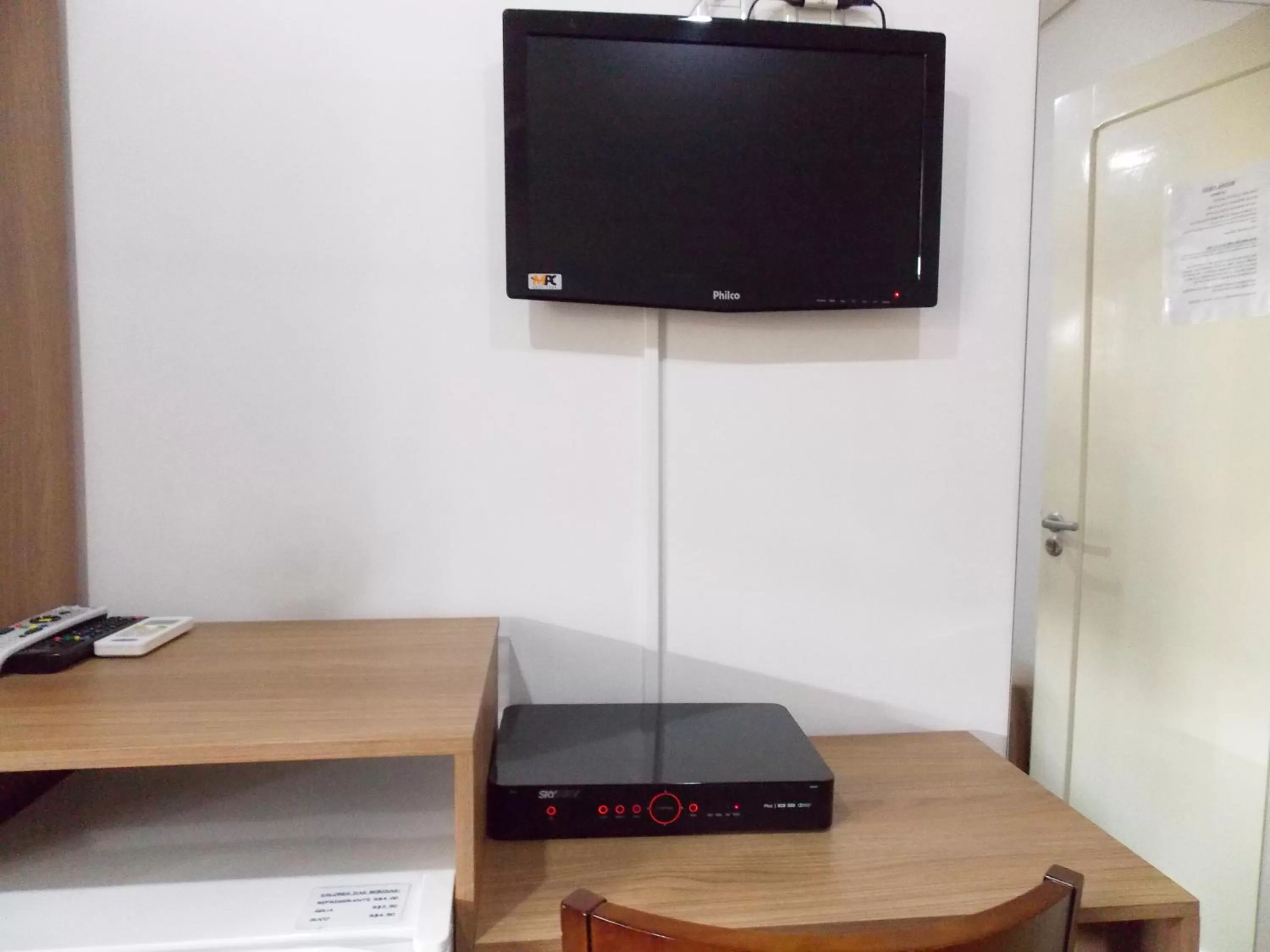 TV and multimedia, TV/Entertainment Center in Hotel Visão
