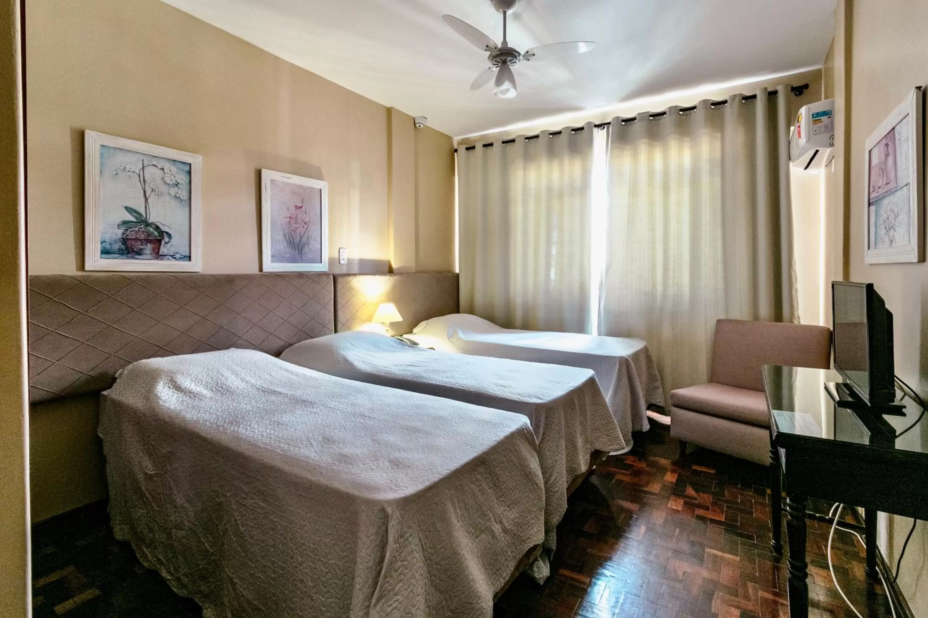 Bed in Hotel San Rafael