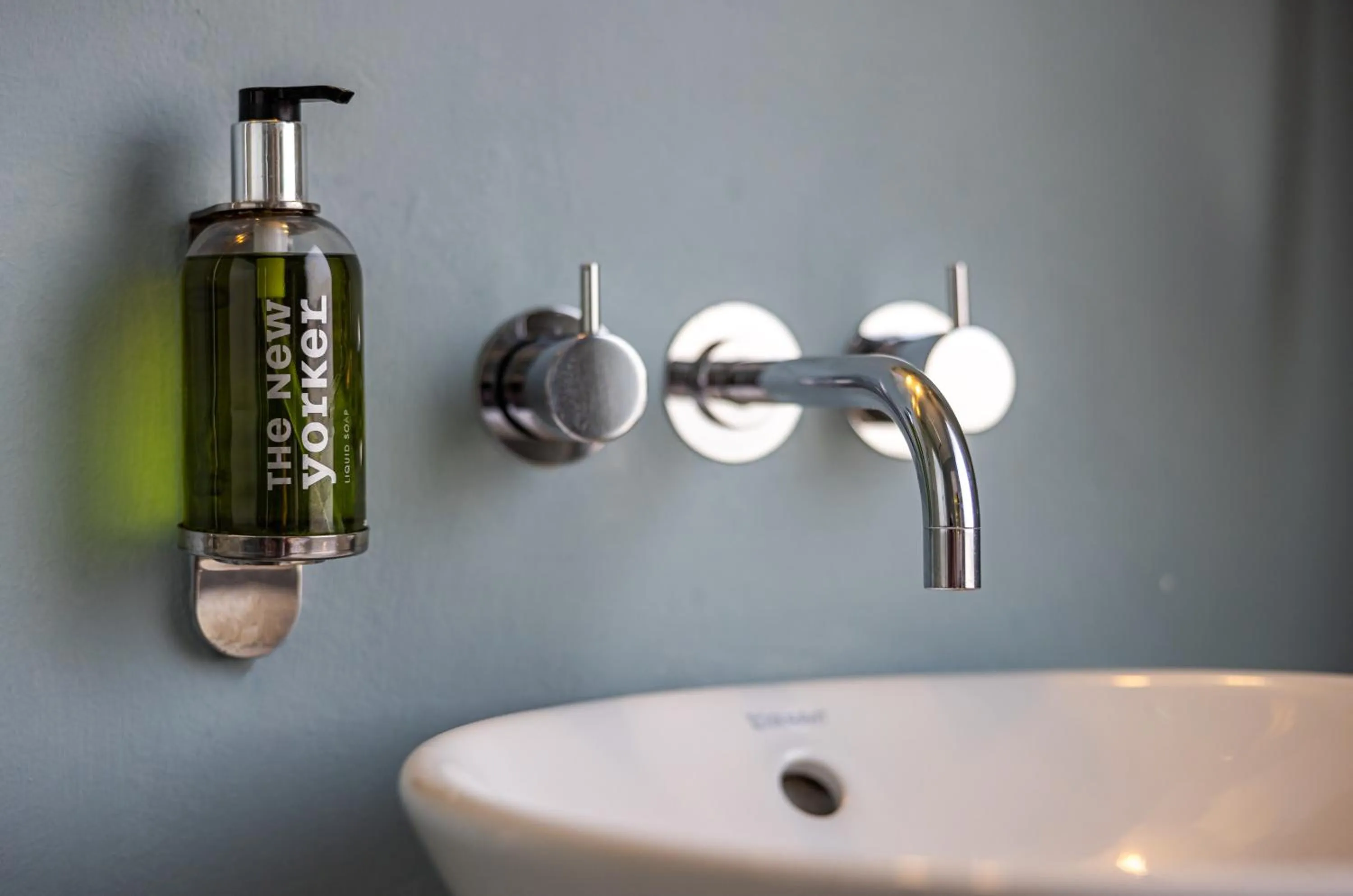 Photo of the whole room in The New Yorker Hotel Köln-Messe