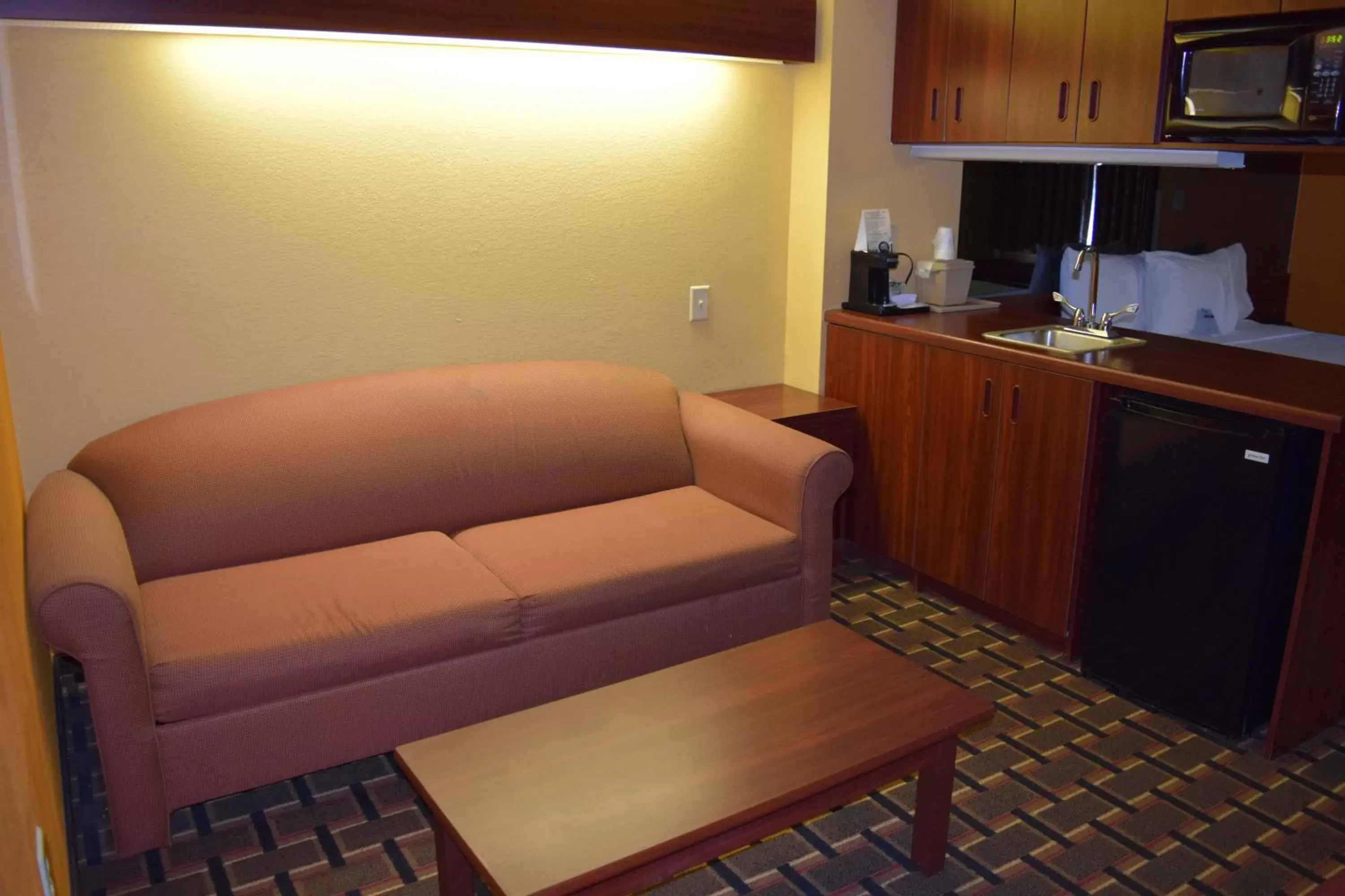 Kitchen or kitchenette, Kitchen/Kitchenette in Microtel Inn & Suites by Wyndham Rock Hill/Charlotte Area