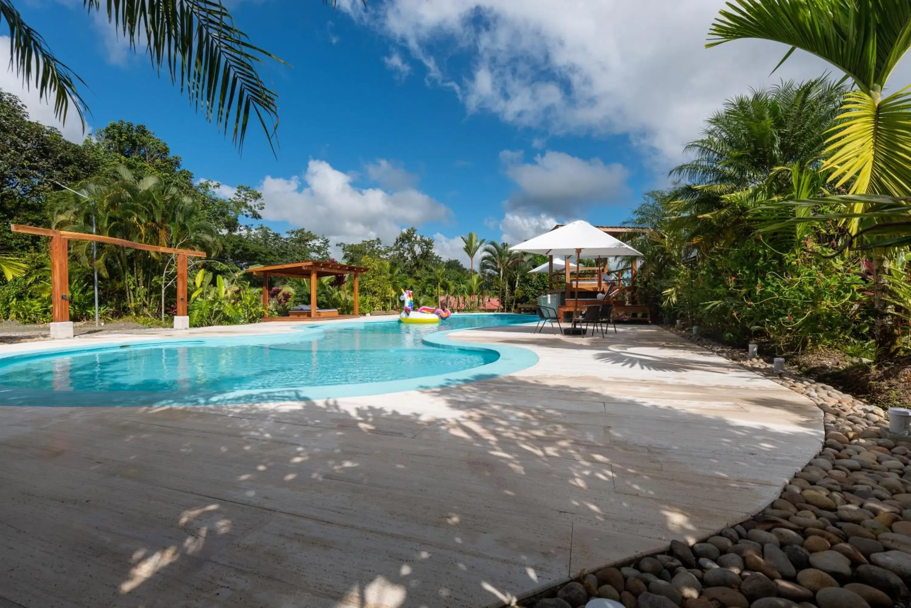 Swimming Pool in Arenal History INN