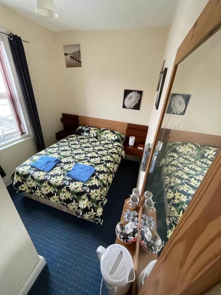 Bed in Hayward Hotel