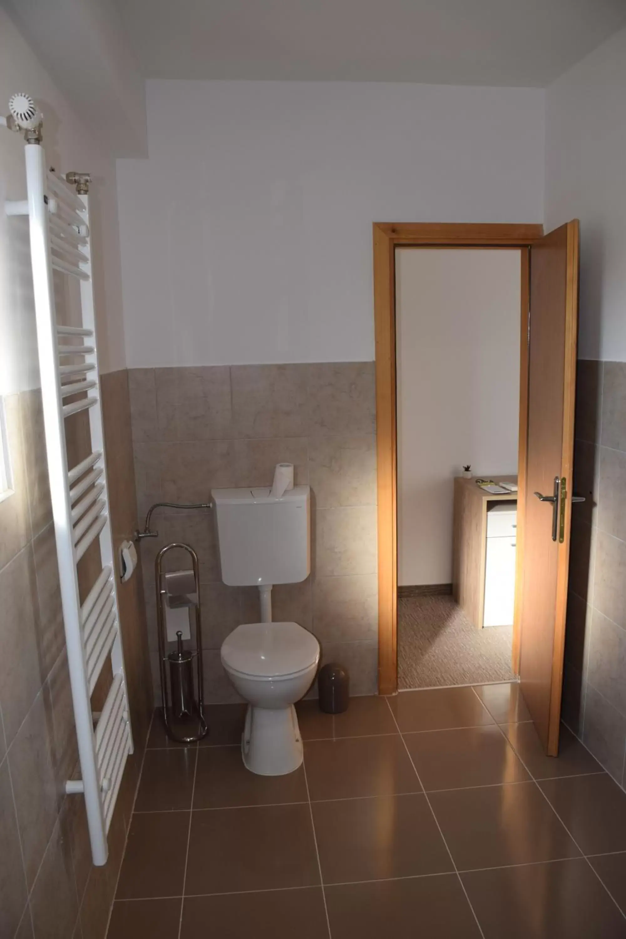 Photo of the whole room, Bathroom in Hotel London Rooms Zagreb Airport