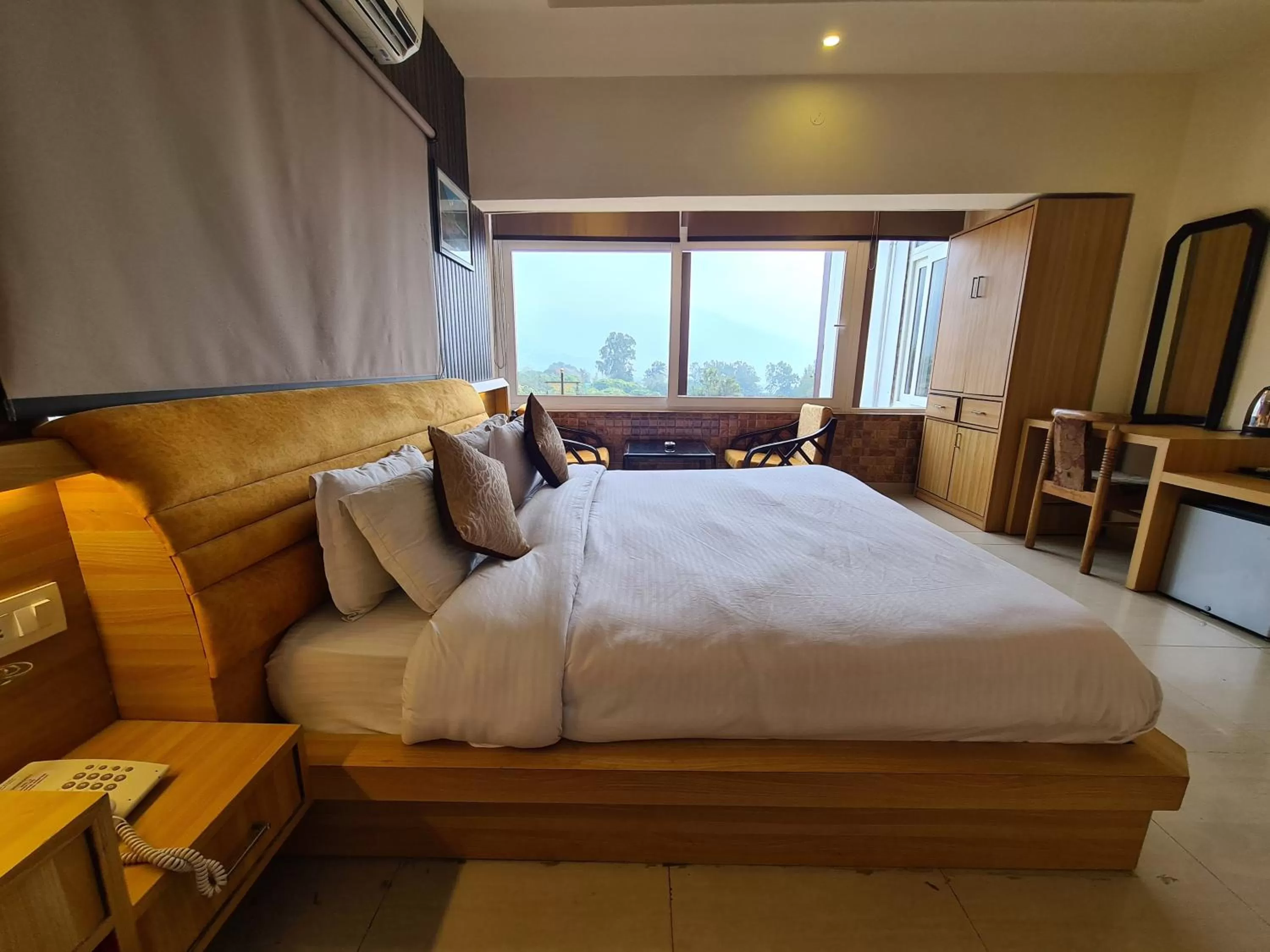 View (from property/room), Bed in Hotel Rajpur Heights