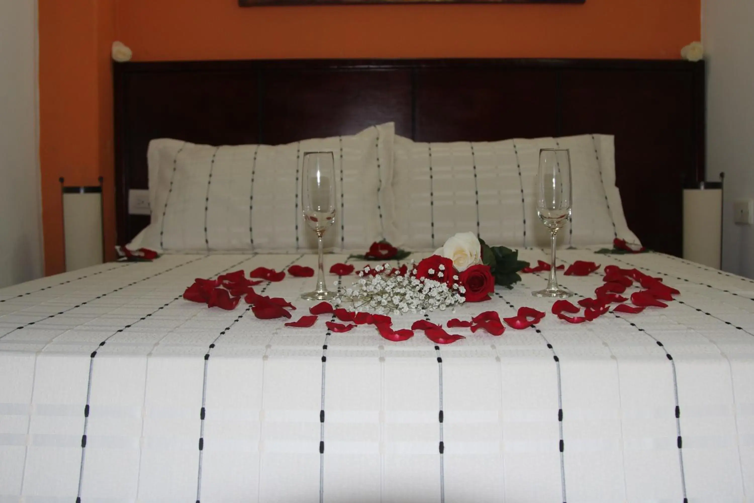 Bed in Hotel Marina Suites By GEH Suites
