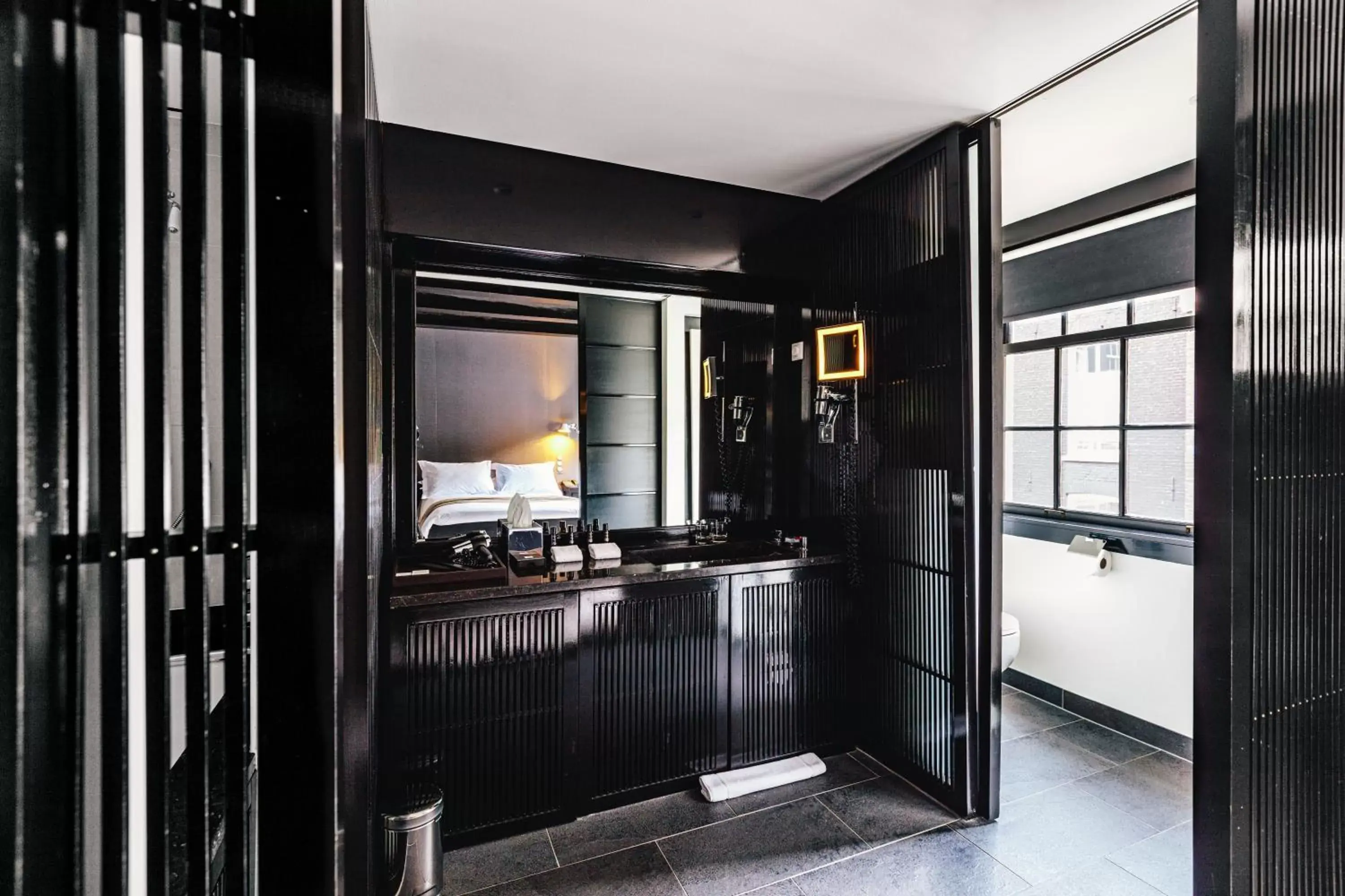 Shower, Lobby/Reception in The Dylan Amsterdam - The Leading Hotels of the World