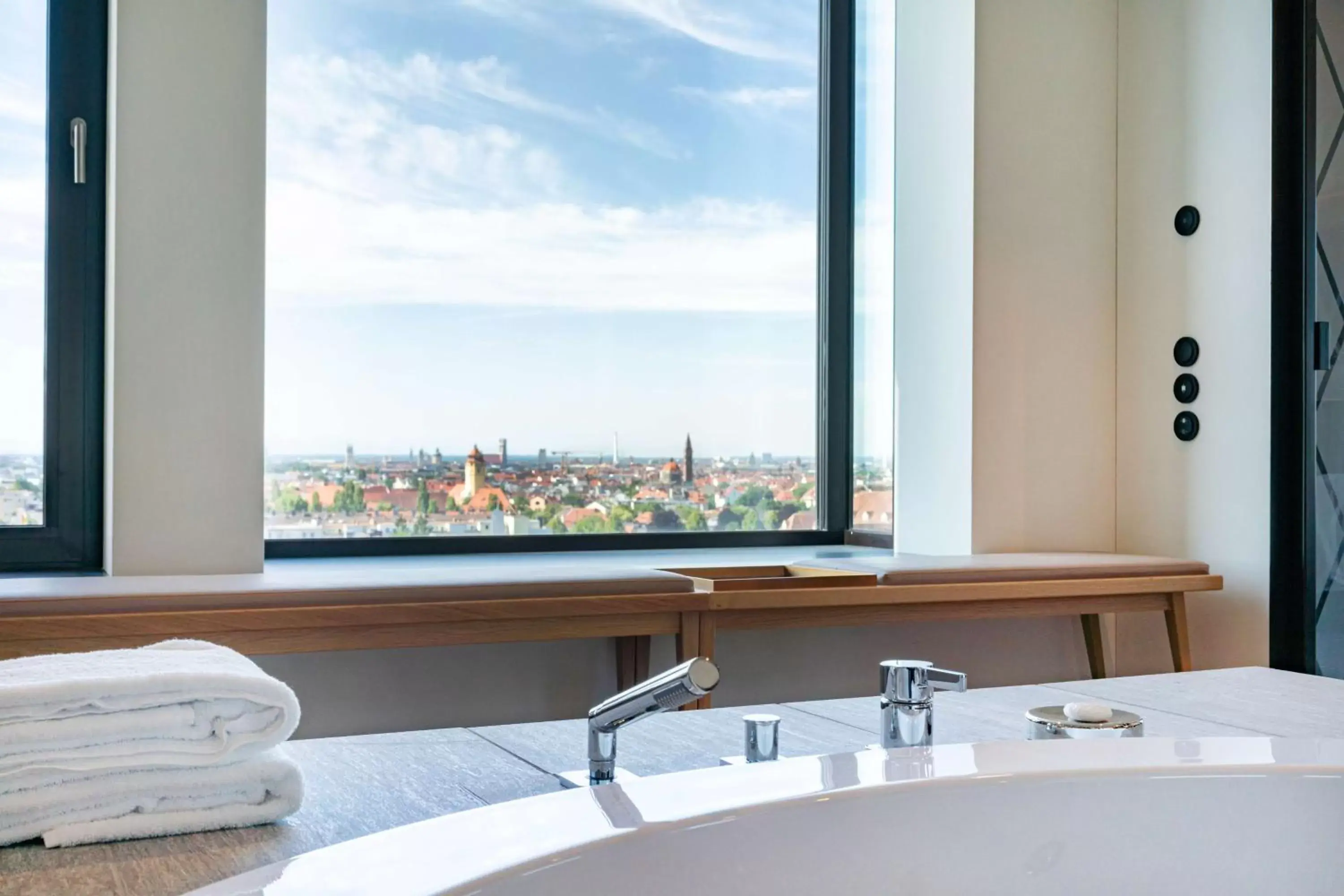 Photo of the whole room, Bathroom in Andaz Munich Schwabinger Tor - a concept by Hyatt