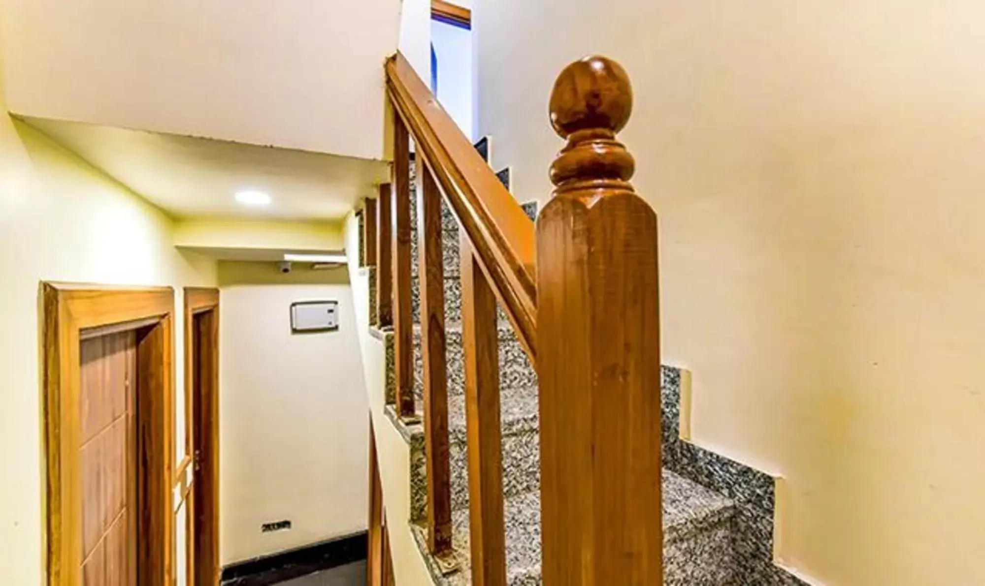 Lobby or reception in FabExpress Clock View 500M From The Mall Road Lobby or reception in FabExpress Clock View 500M From The Mall Road