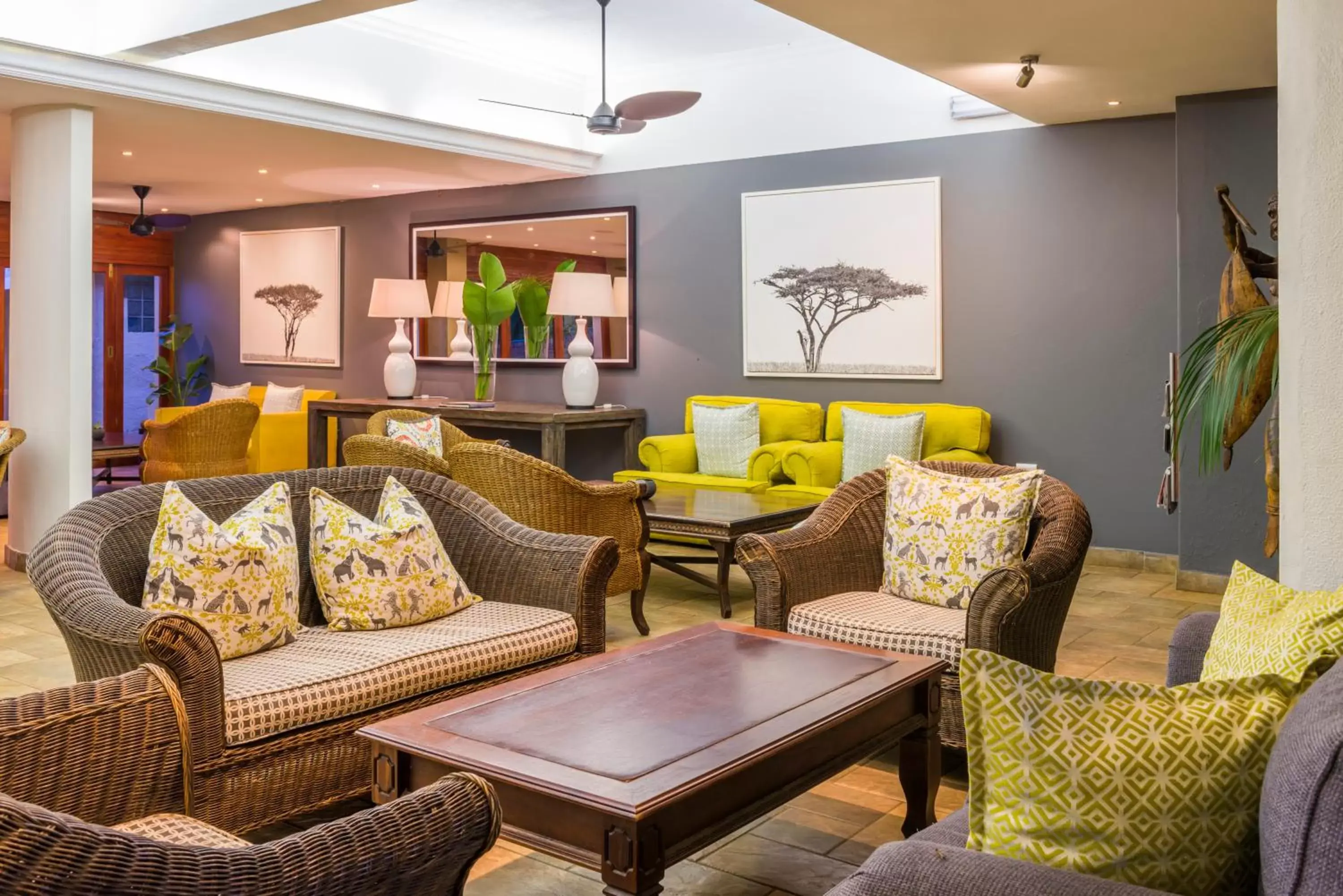 Lounge or bar, Seating Area in ANEW Hotel Hluhluwe