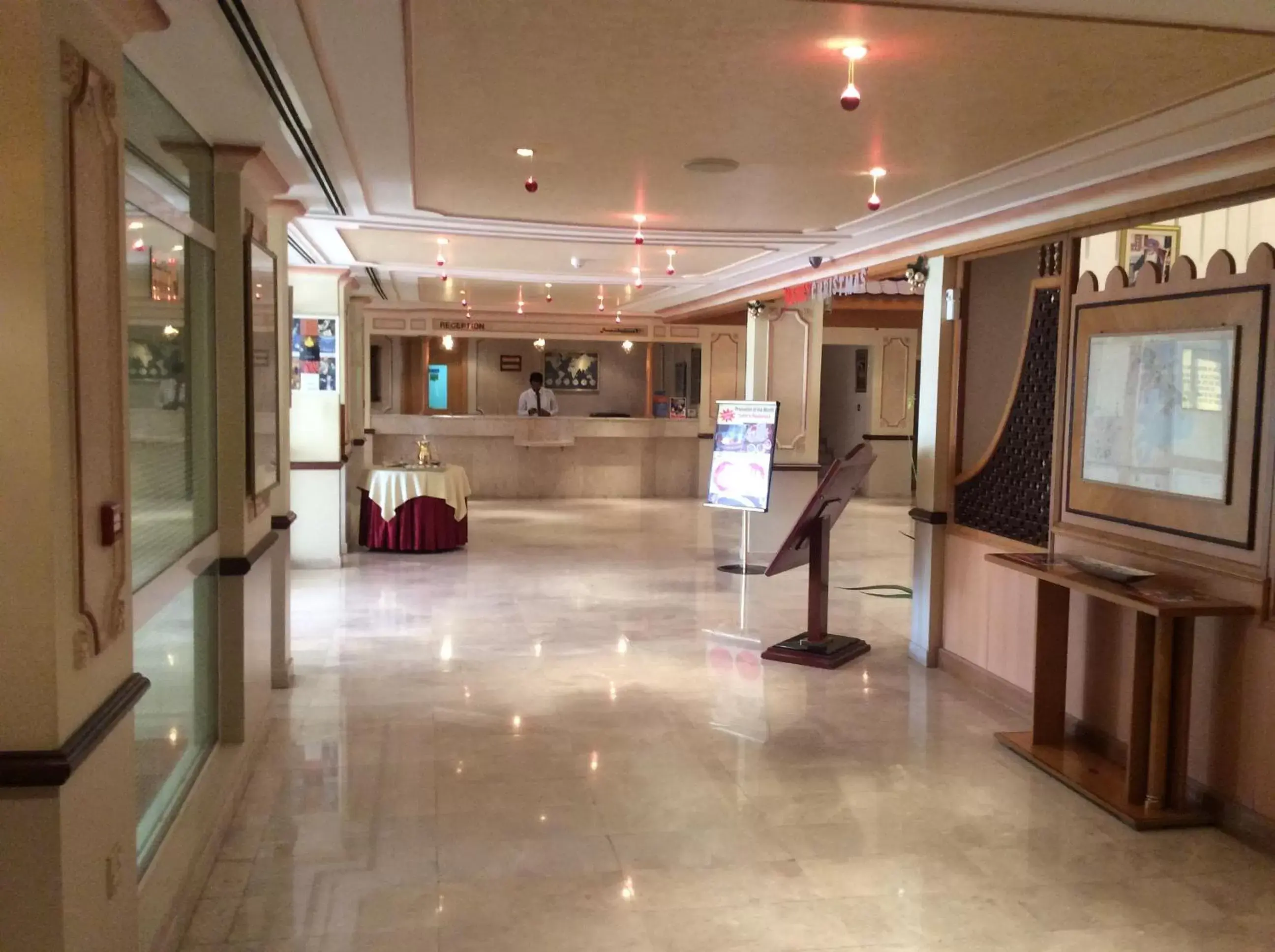 Lobby or reception in Sur Plaza Hotel