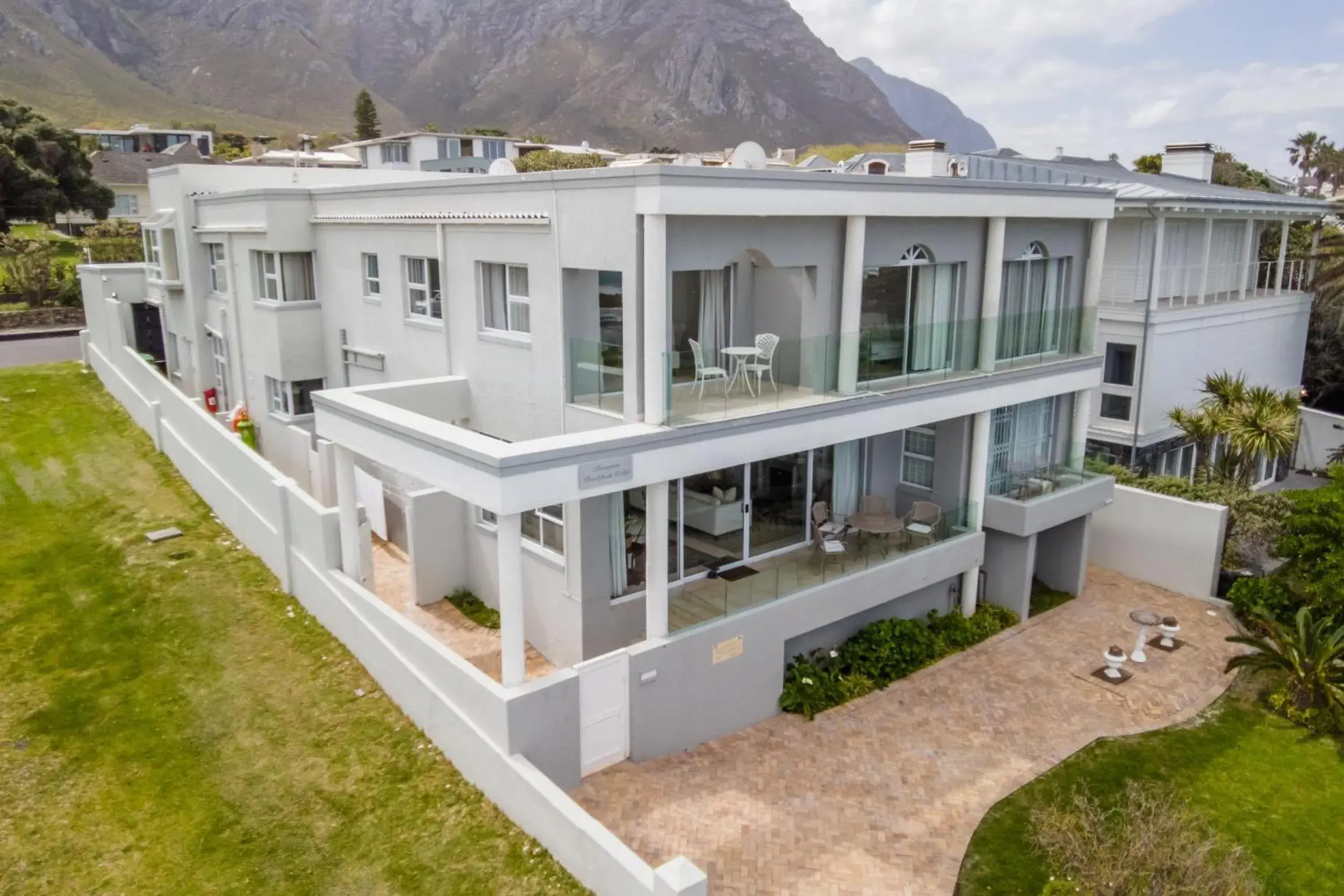 Bird's eye view, Property Building in Hermanus Beachfront Lodge