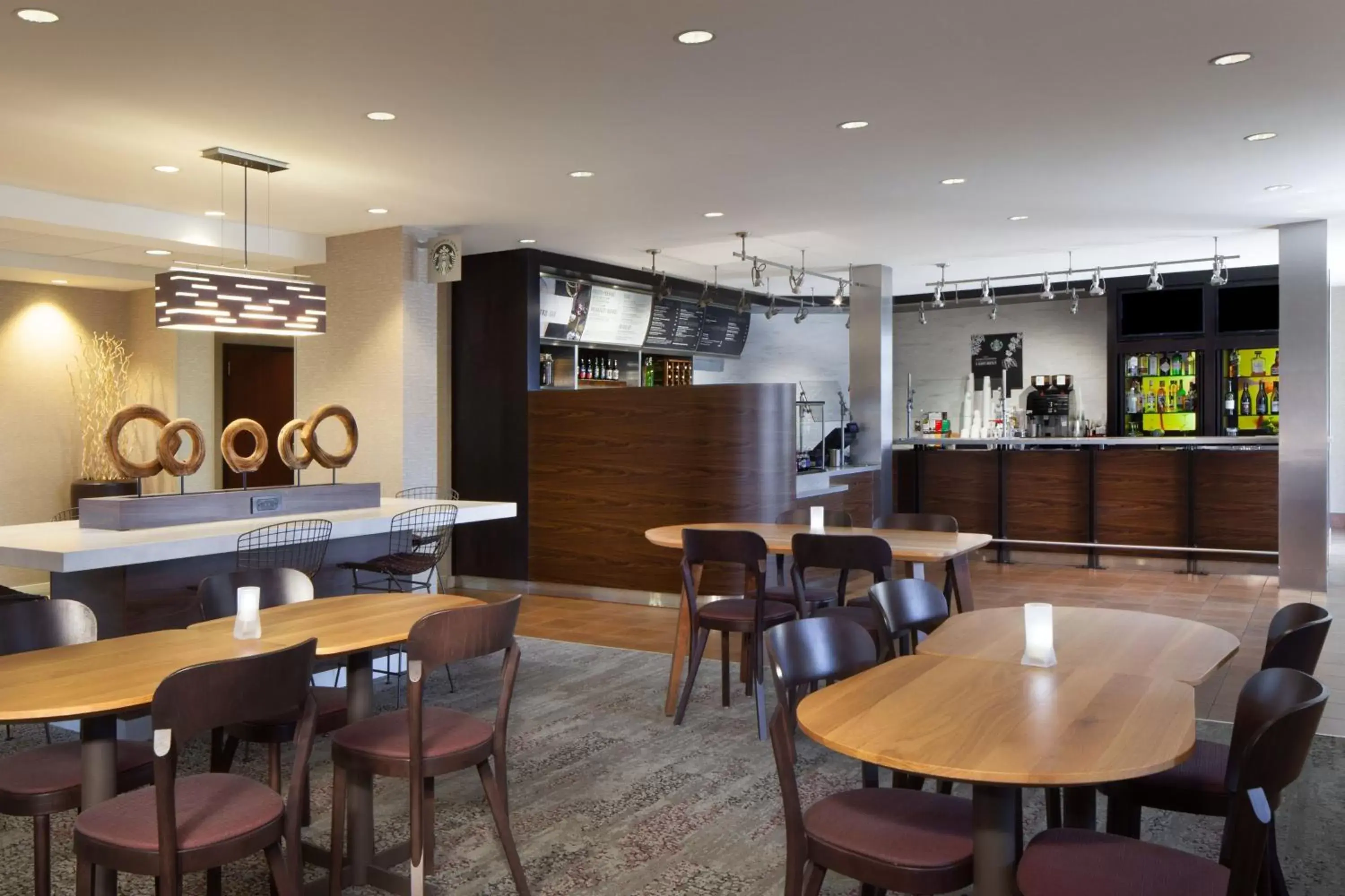 Restaurant/places to eat, Lounge/Bar in Courtyard by Marriott Oakland Airport
