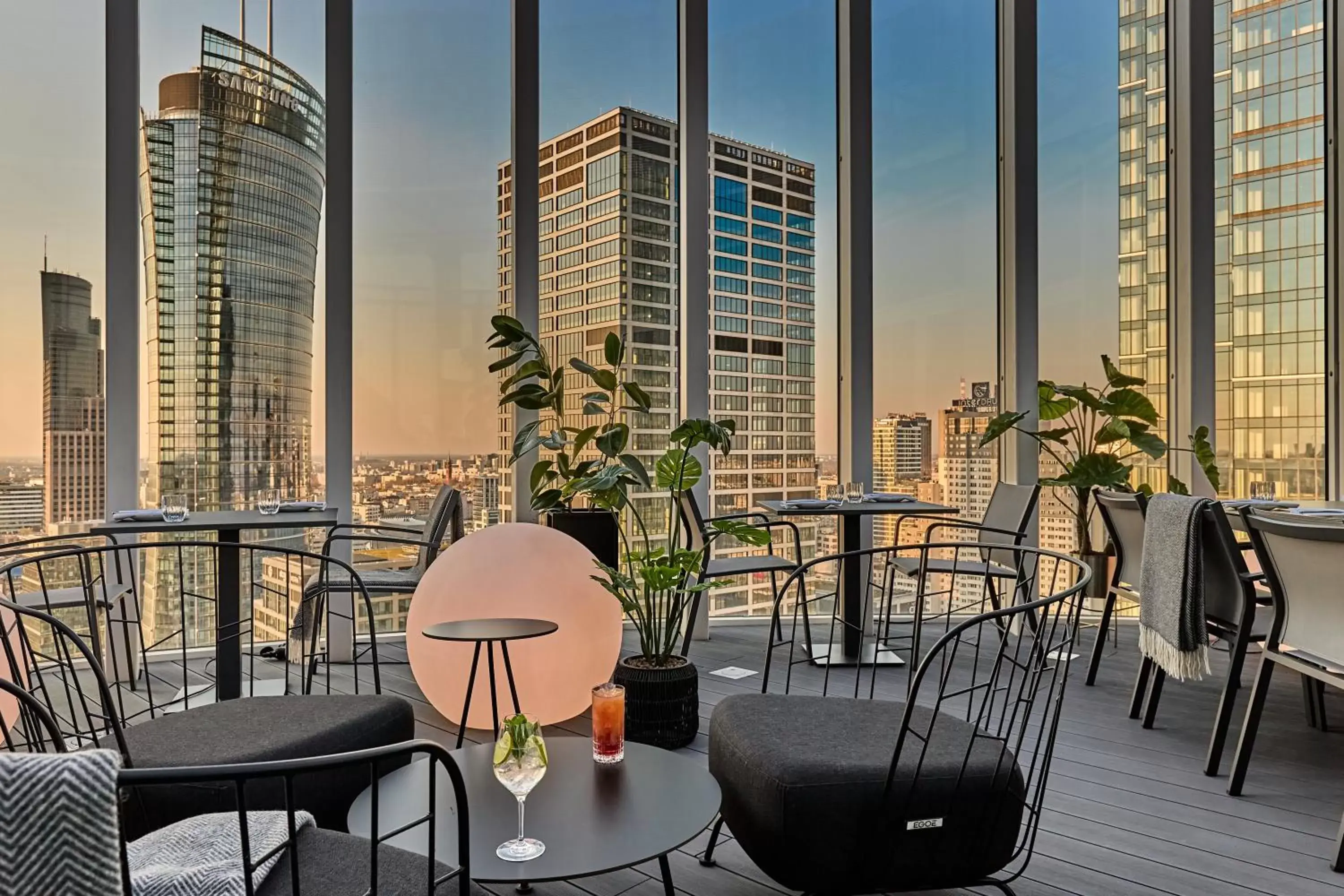 Lounge or bar, Restaurant/Places to Eat in Crowne Plaza - Warsaw - The HUB, an IHG Hotel