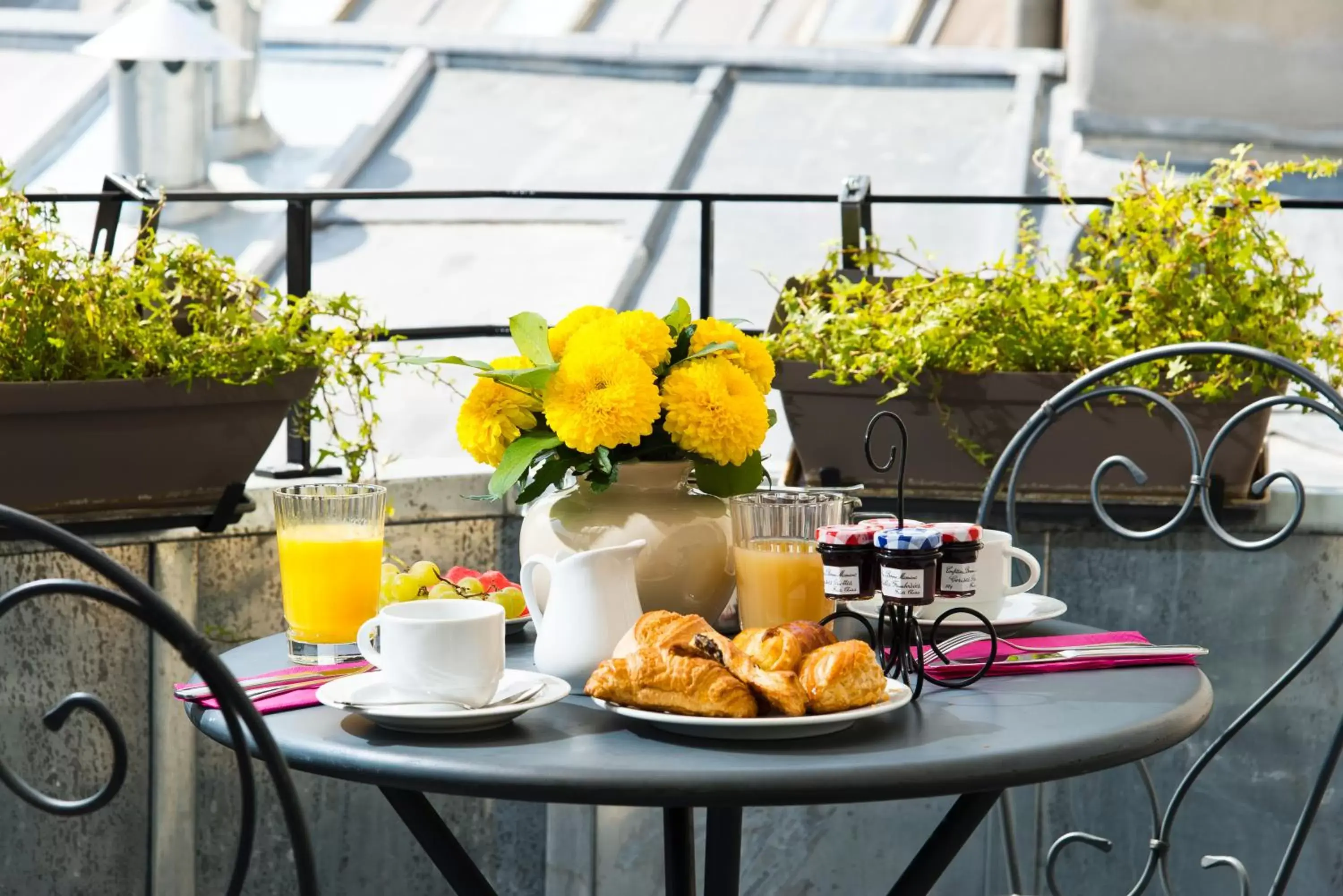 Balcony/Terrace, Breakfast in Hôtel Saint-Pétersbourg Opéra & Spa