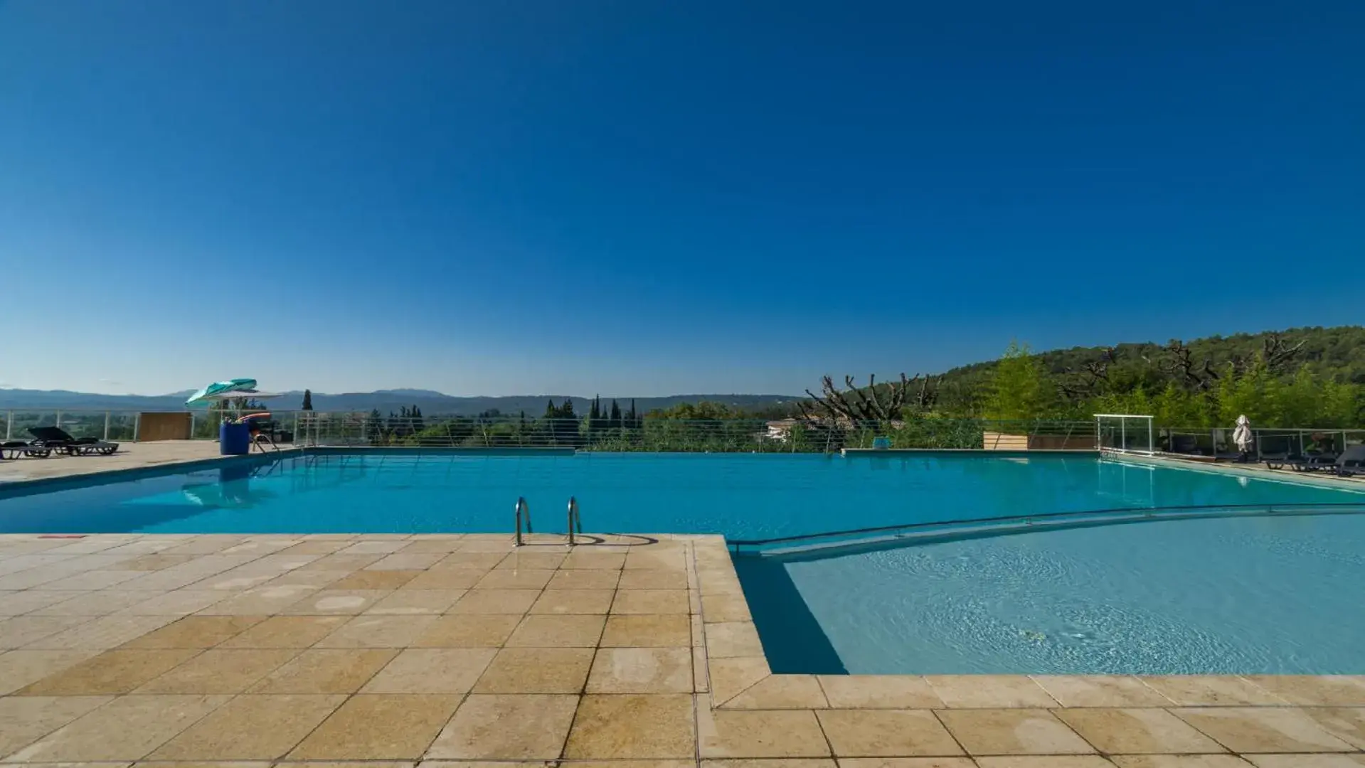Swimming Pool in Vacancéole  Le Domaine de Camiole