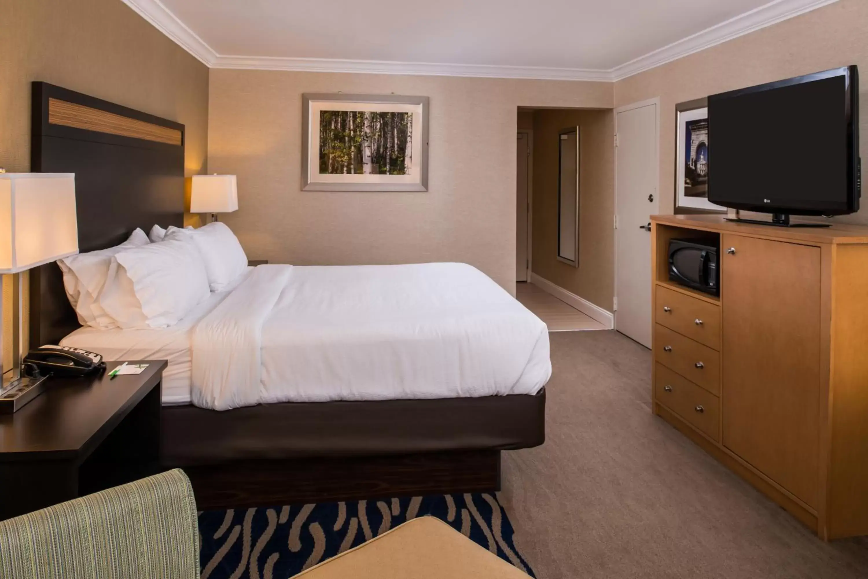 Bed in Holiday Inn Concord Downtown, an IHG Hotel Bed in Holiday Inn Concord Downtown, an IHG Hotel