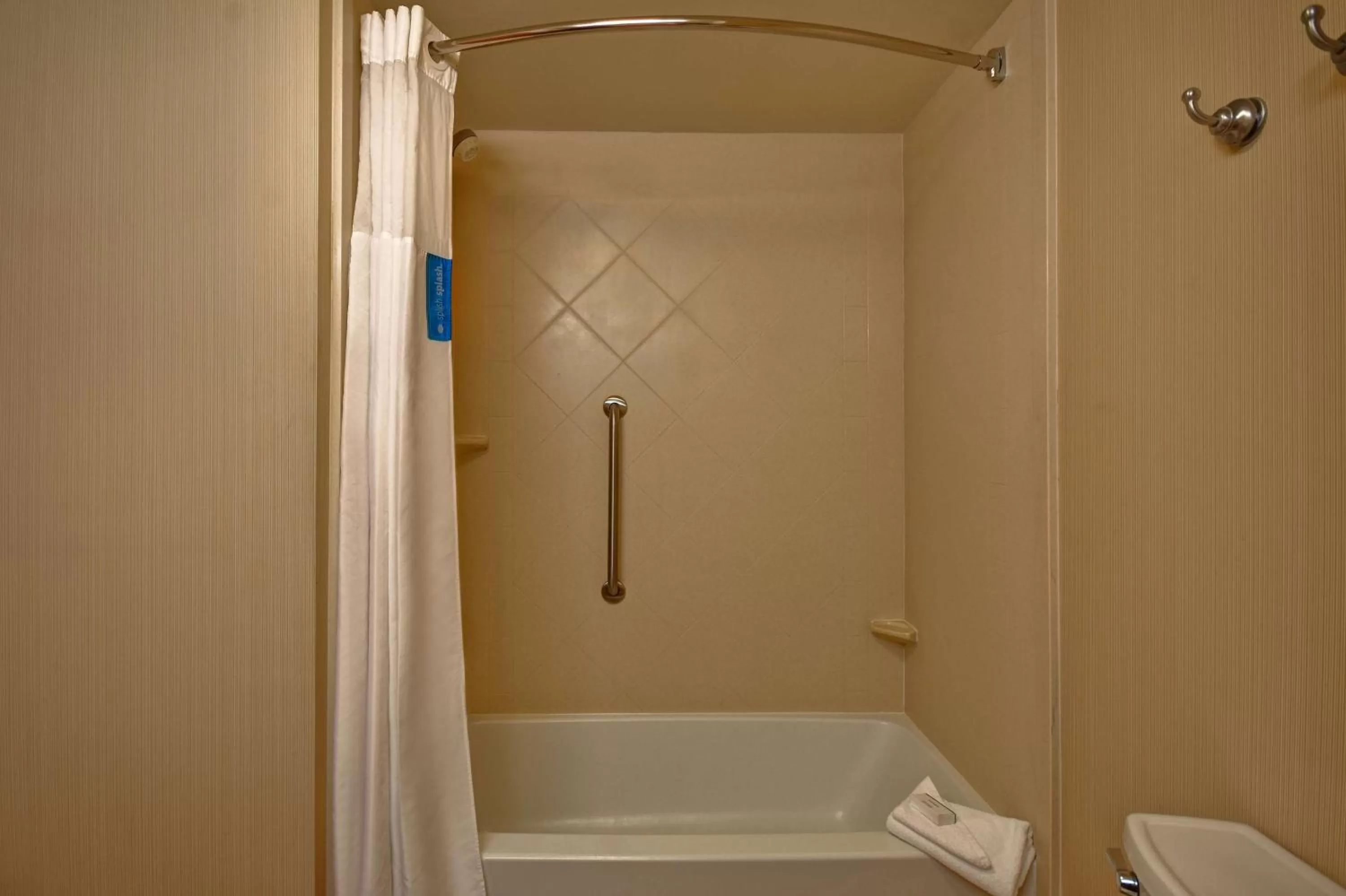 Bathroom in Hampton Inn Rutland/Killington