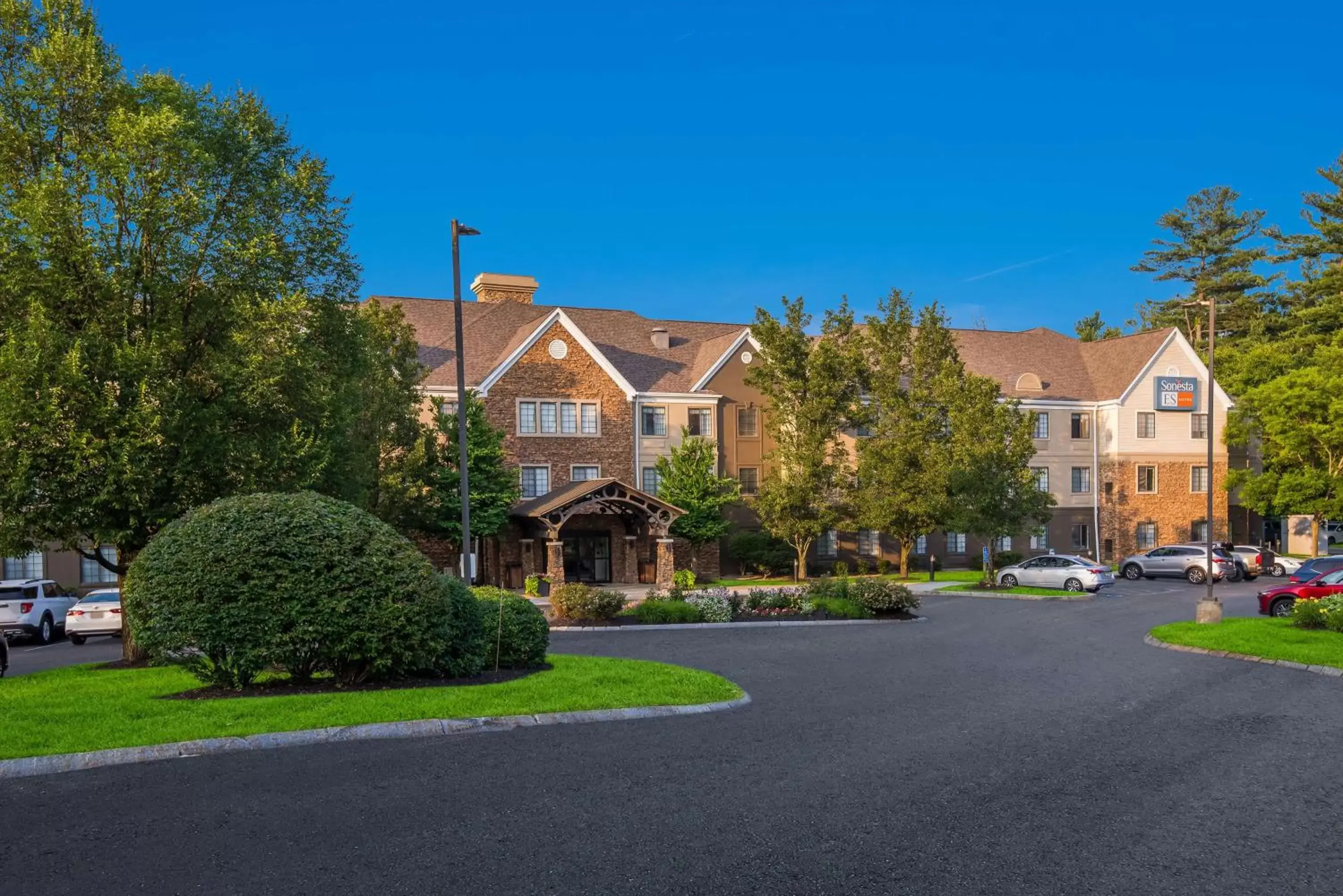 Property building in Sonesta ES Suites Andover Boston Property building in Sonesta ES Suites Andover Boston