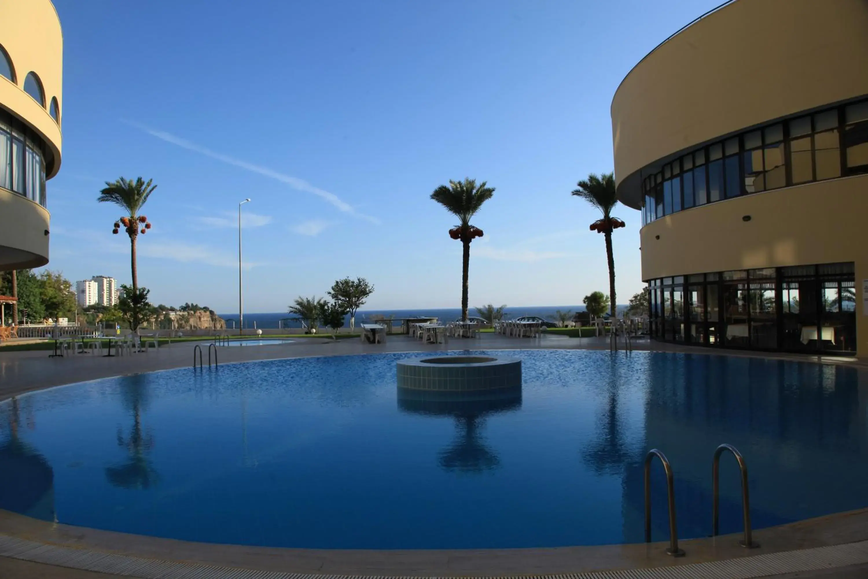 Pool view, Swimming Pool in Cender Hotel