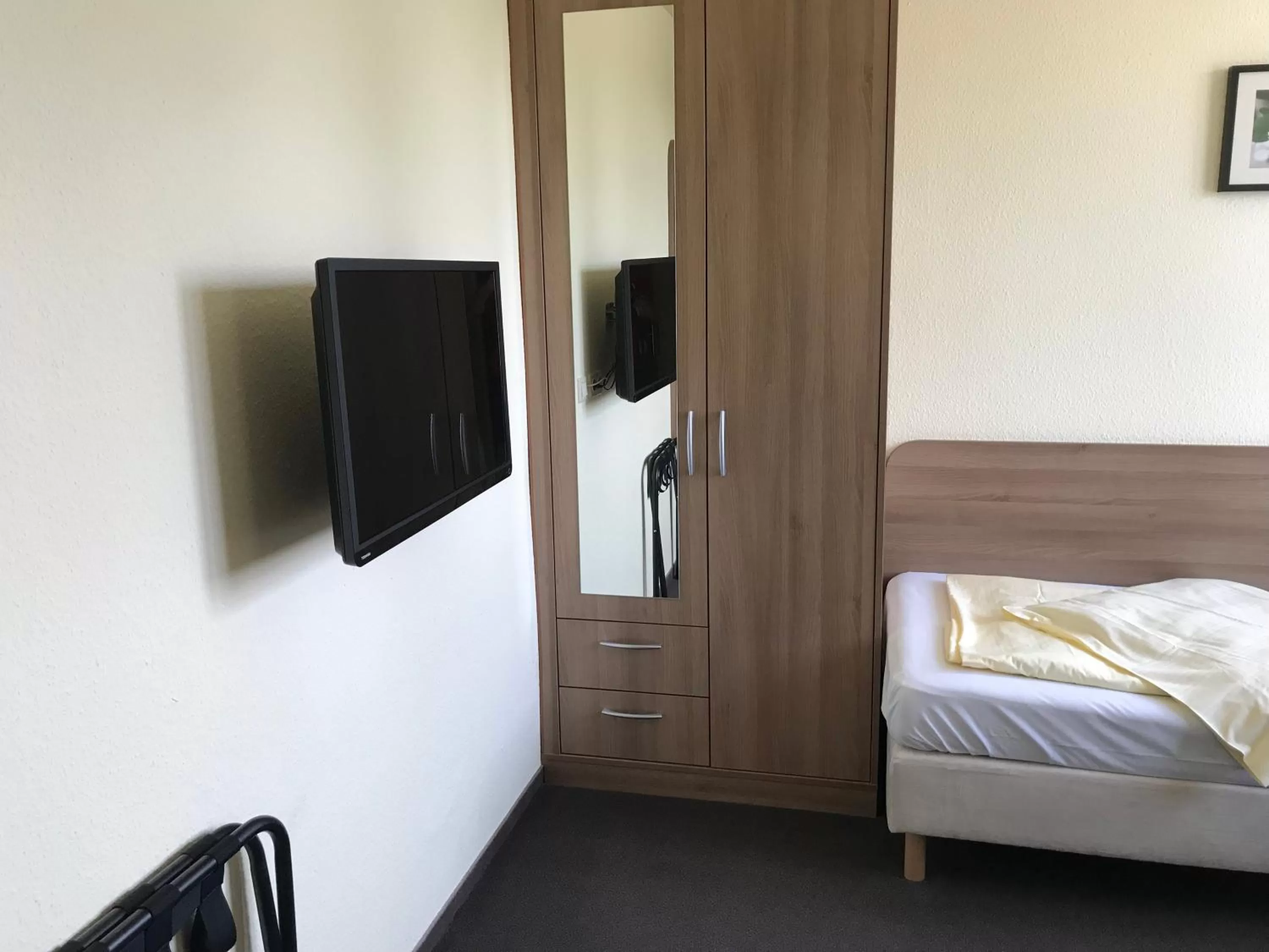 Photo of the whole room, Bed in Hotel Gasthof Goldener Hahn