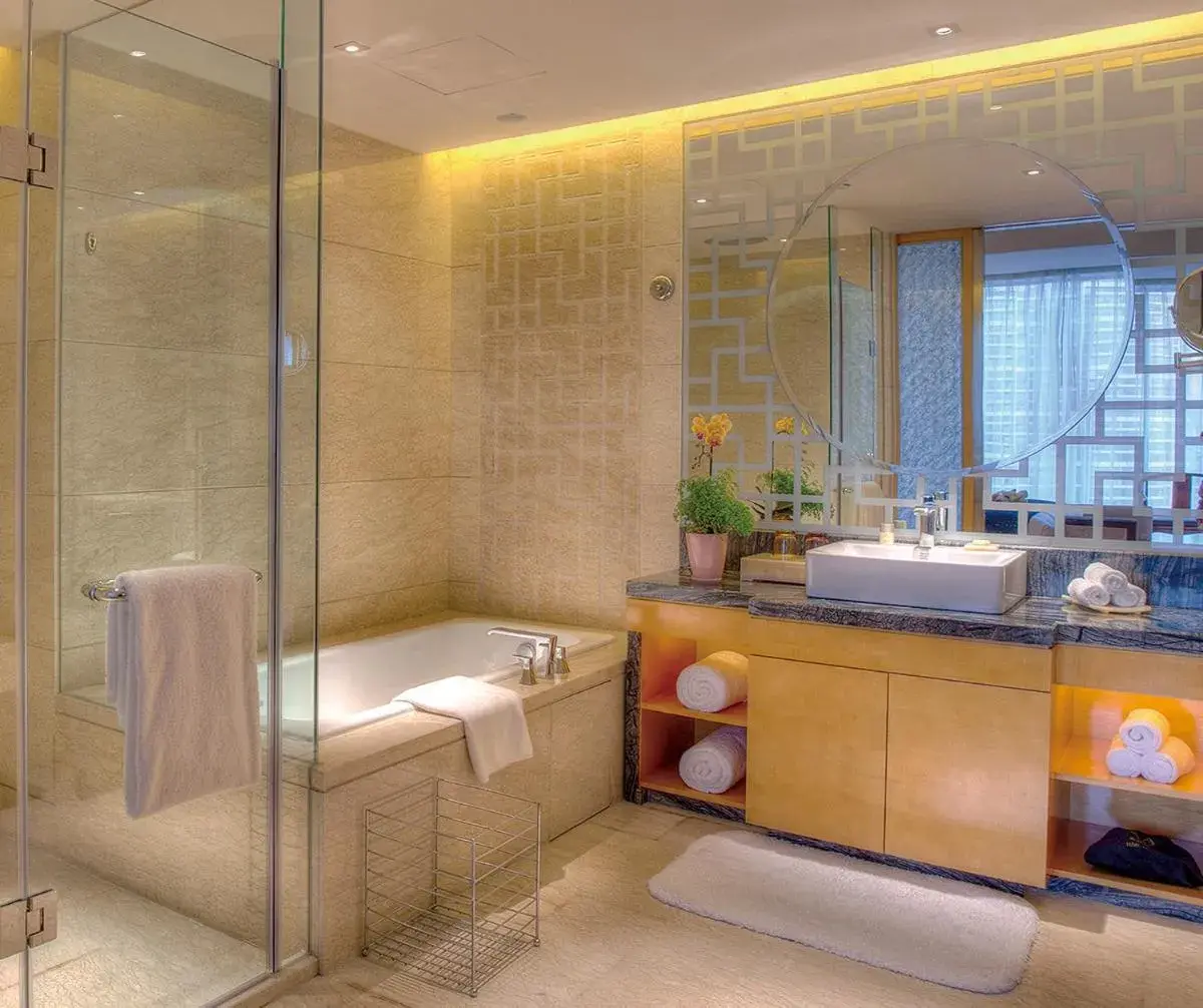 Bathroom in Felton Gloria Grand Hotel Chengdu