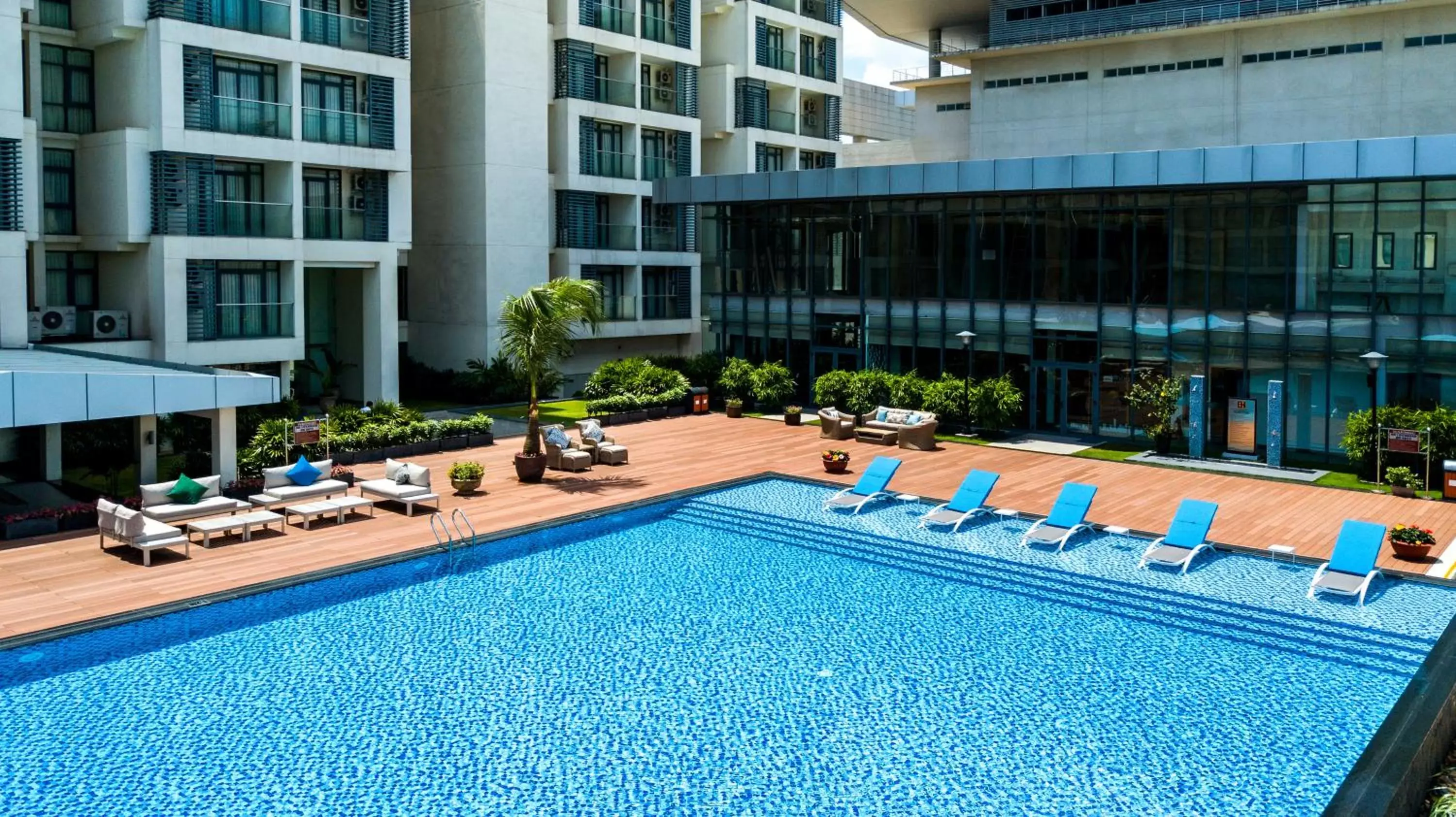 Swimming Pool in Becamex Hotel New City