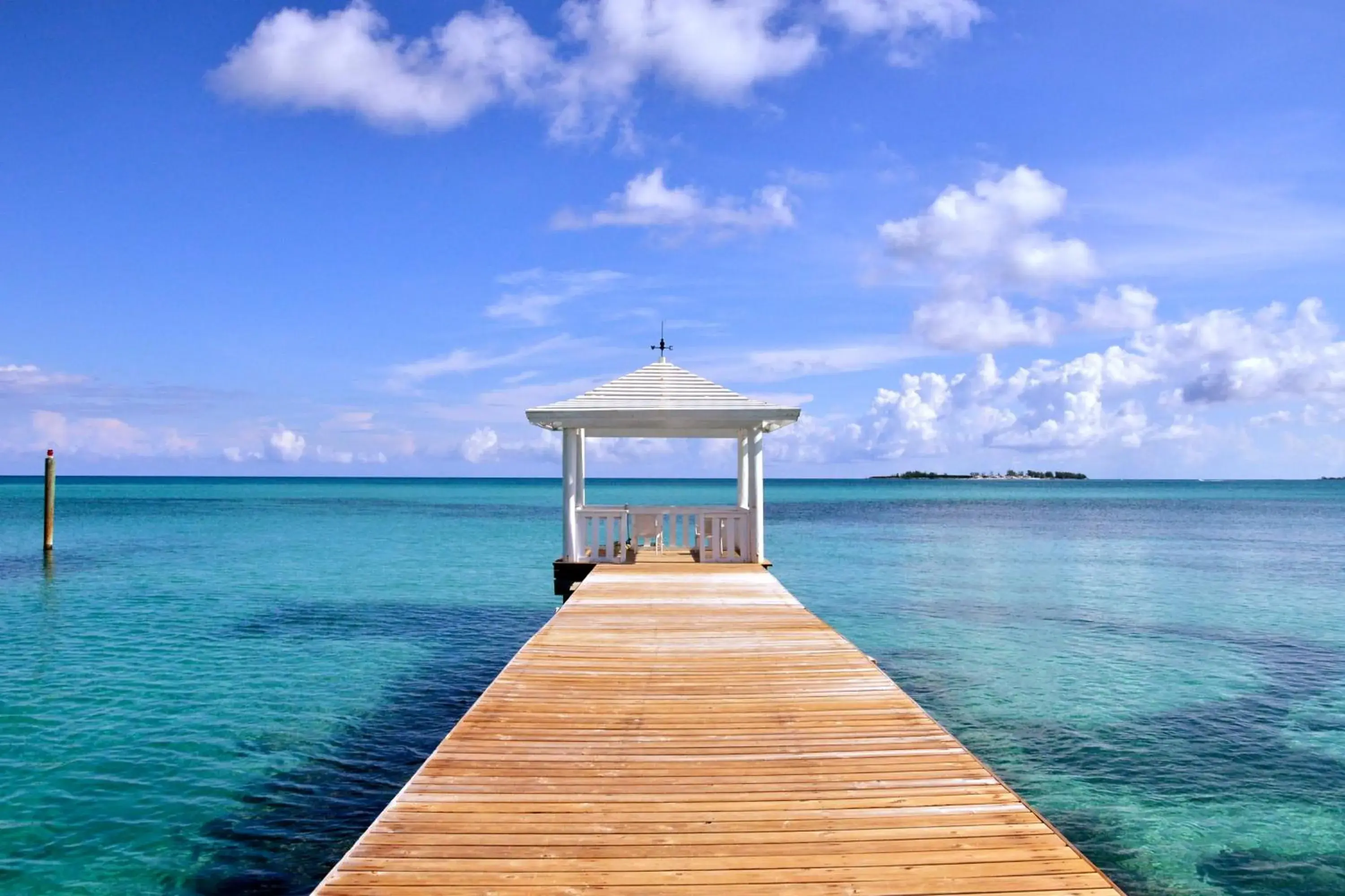 Facade/entrance in Sandyport Beach Resort