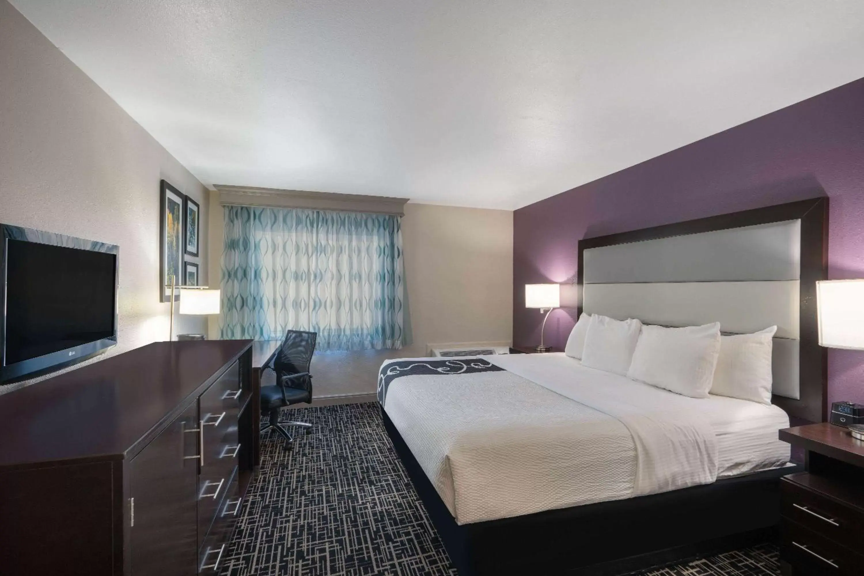 Photo of the whole room in La Quinta Inn & Suites by Wyndham Fort Collins, Colorado