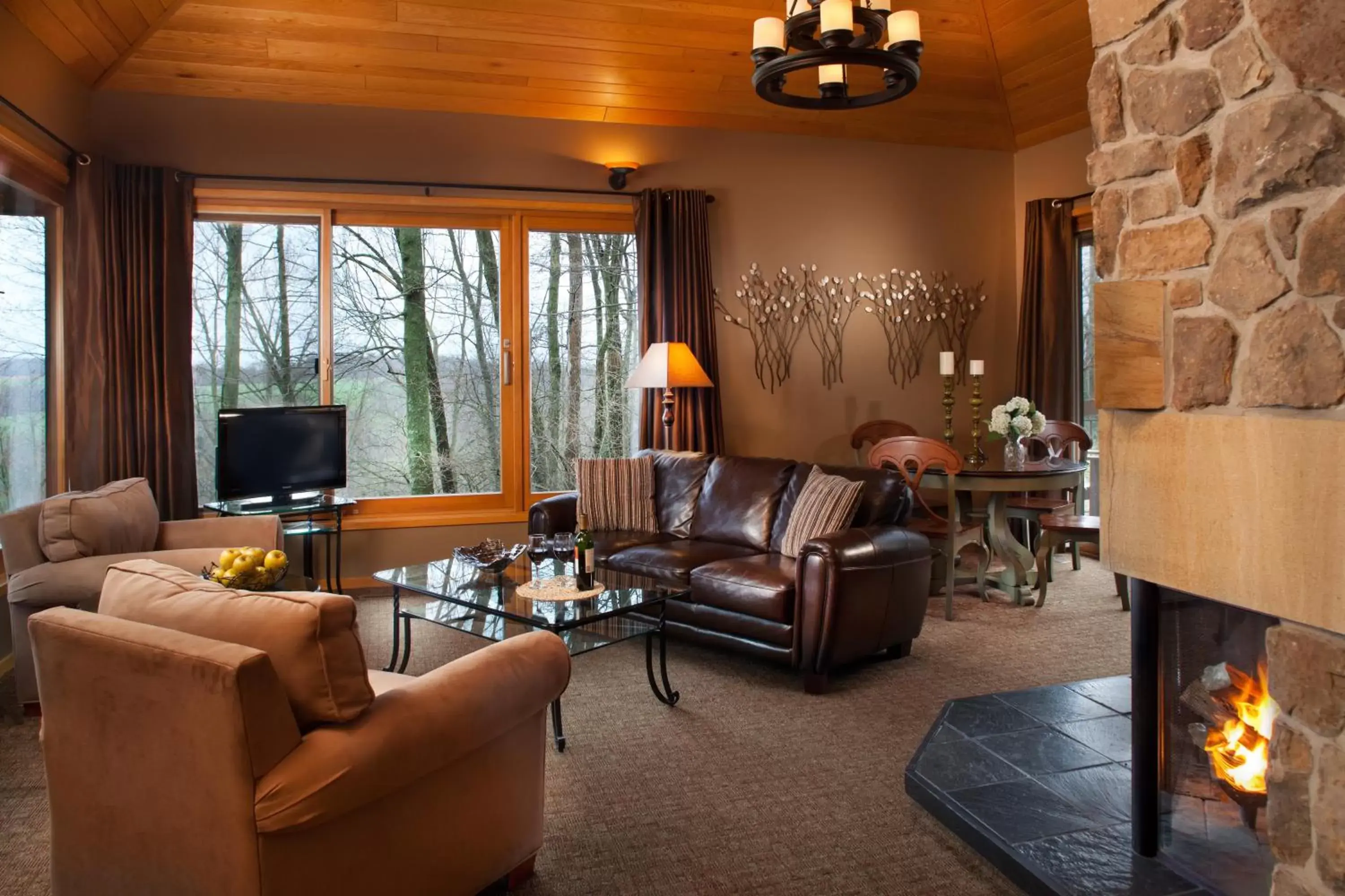 Day, Seating Area in The Inn at Honey Run Millersburg