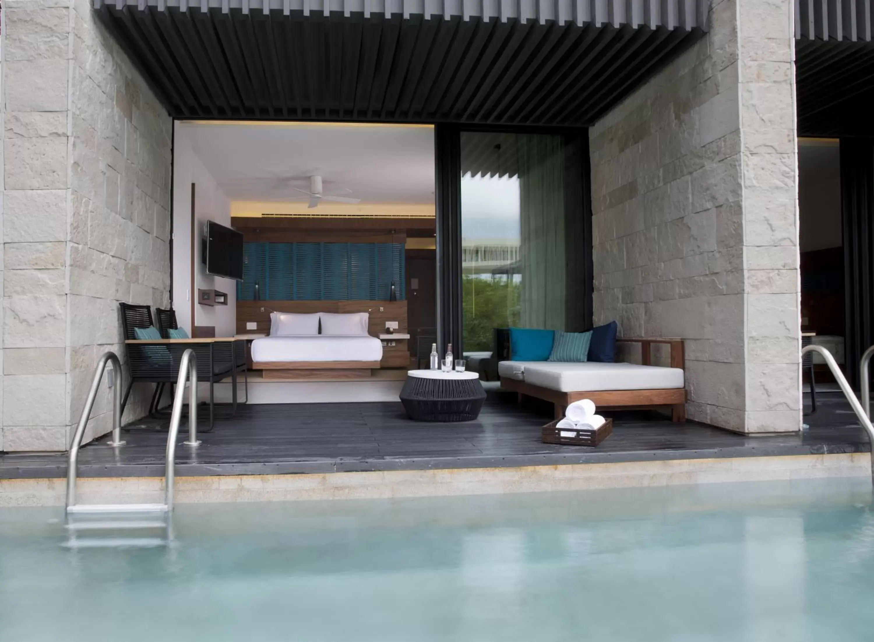 Swim-Up Queen Room with 2 Queen Beds - Adults Only in Grand Hyatt Playa del Carmen Resort