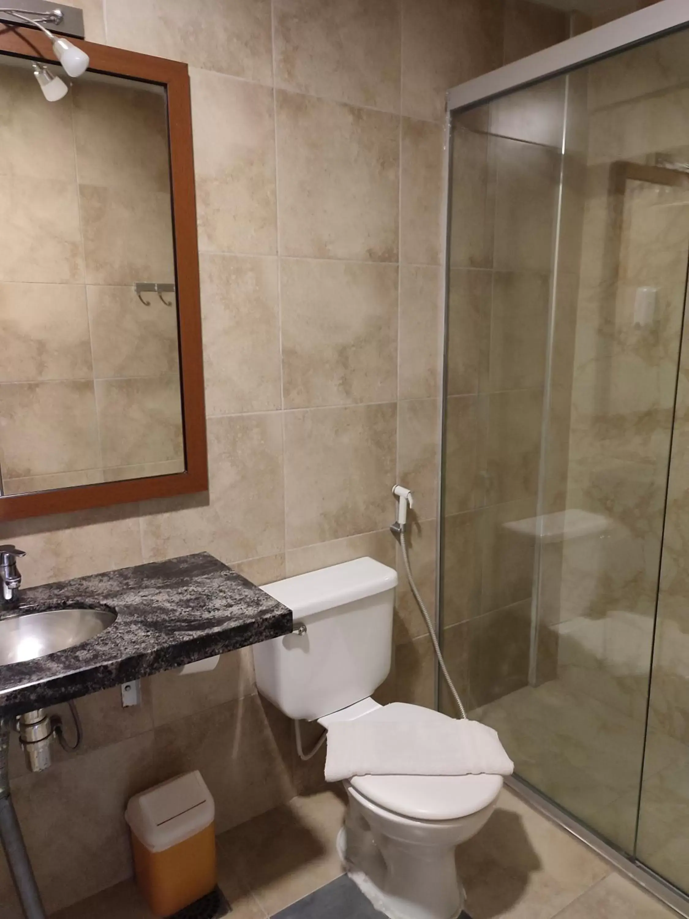 Toilet, Bathroom in Hotel Los Ceibos
