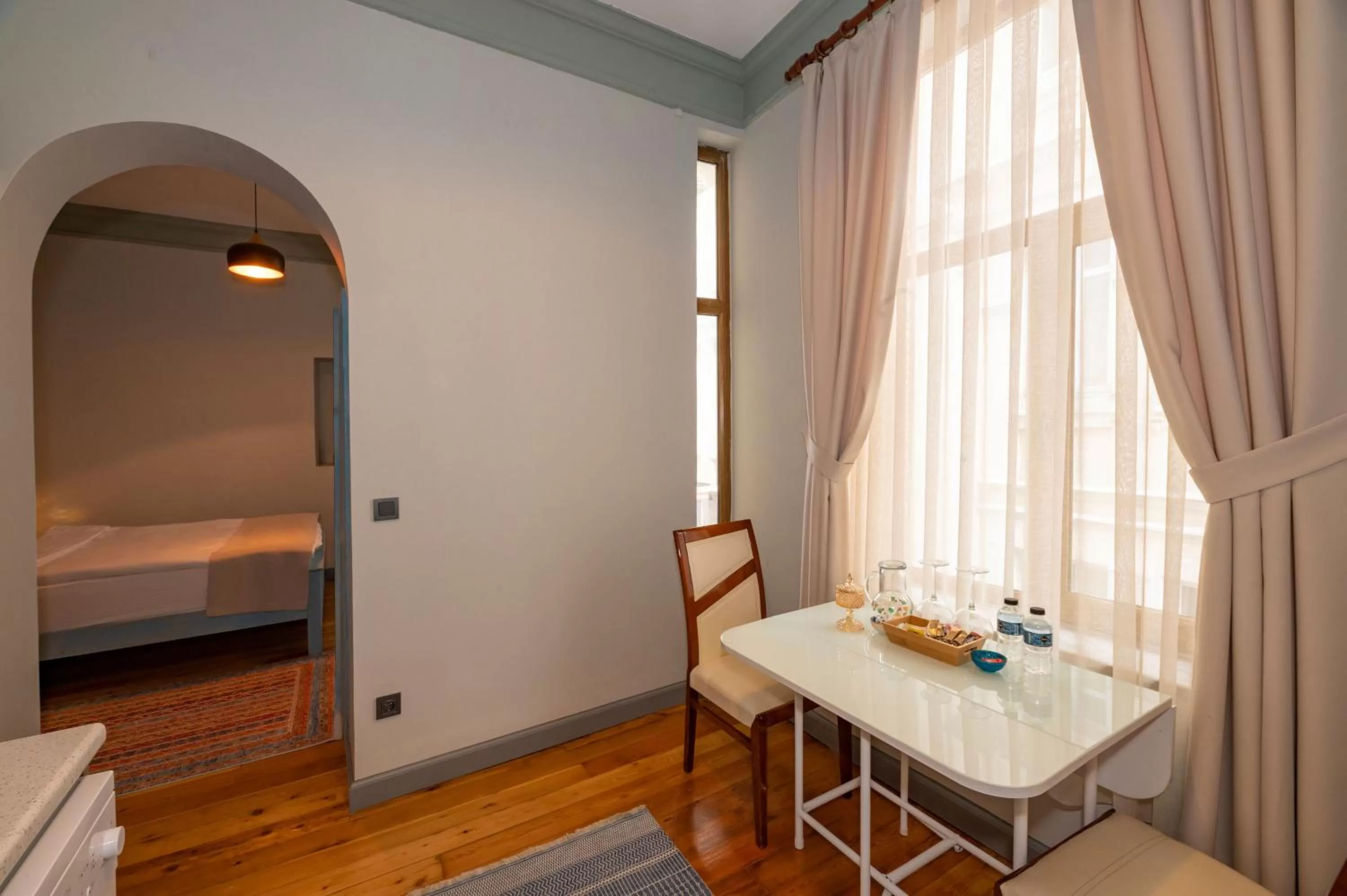 Dining area, Bed in O'Pera Okanlı Suites