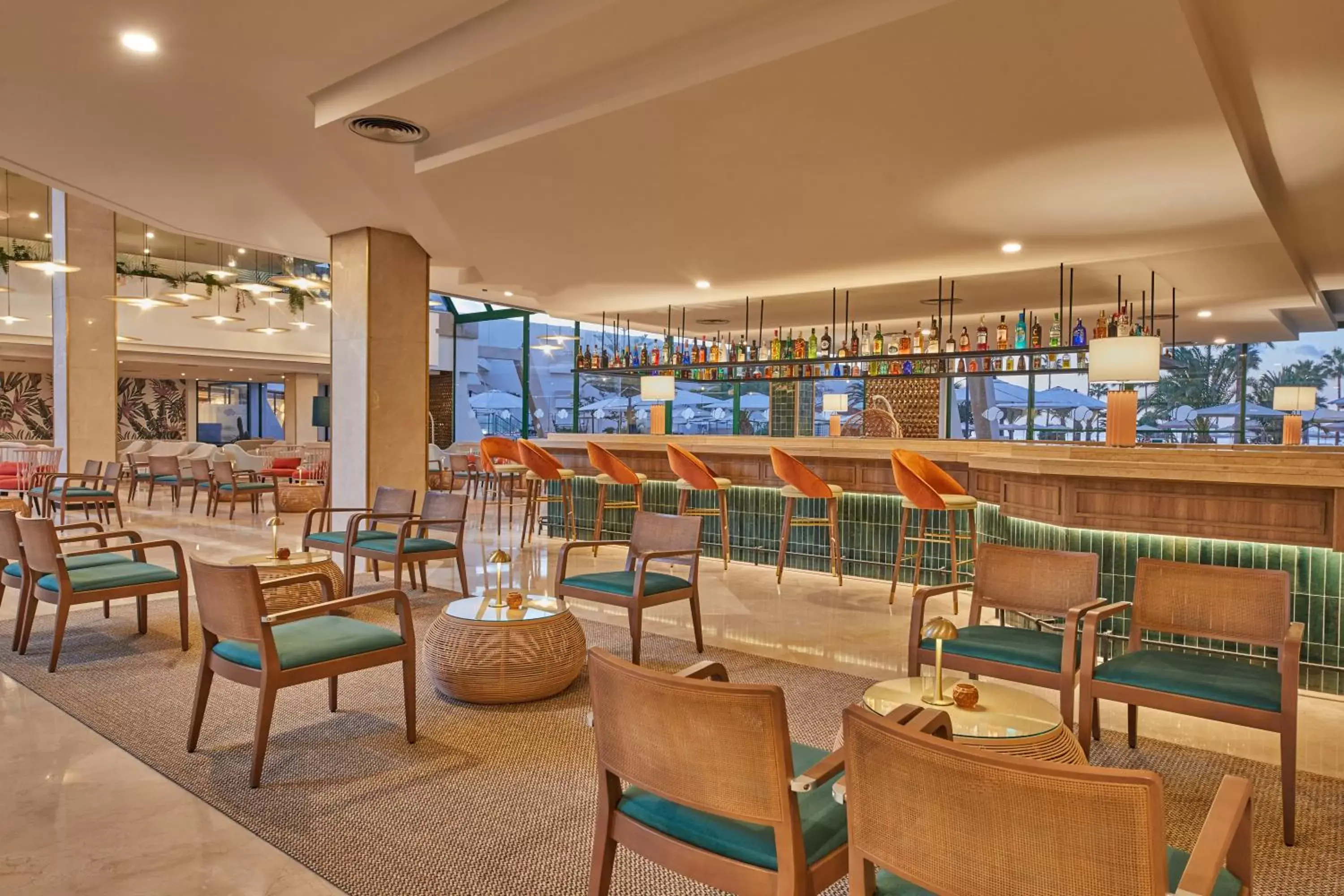 Lounge or bar, Restaurant/Places to Eat in Dreams Lanzarote Playa Dorada Resort & Spa