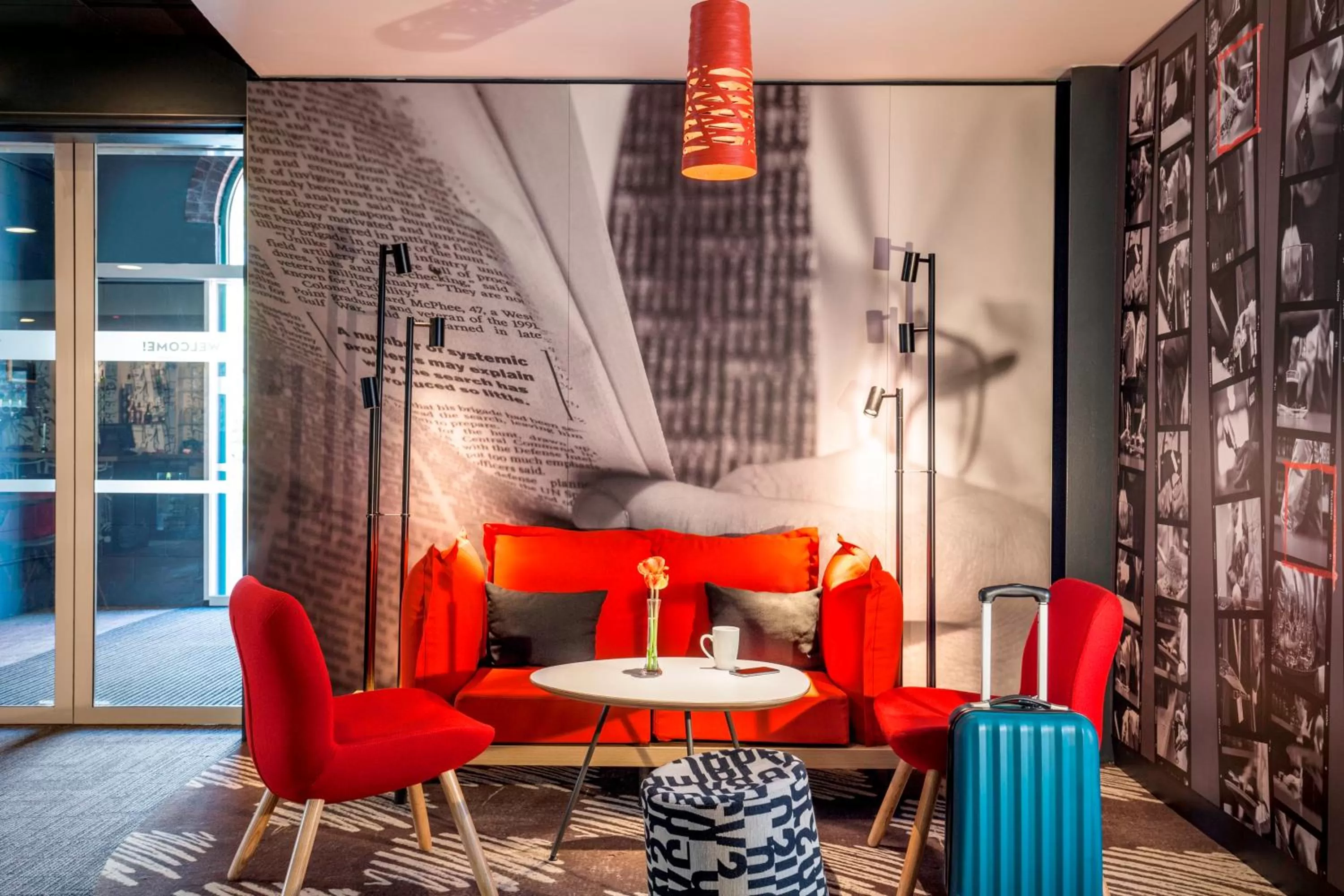 Lobby or reception in ibis London Elstree Borehamwood