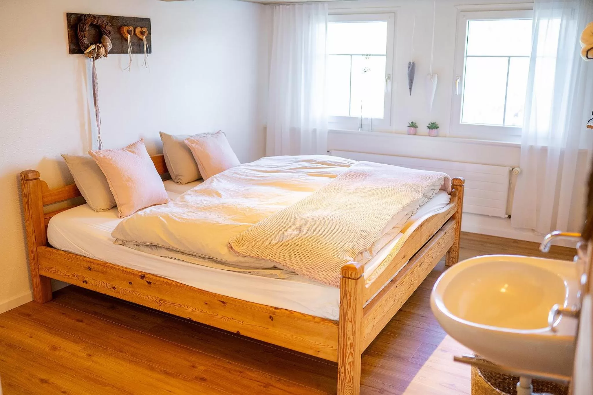 Photo of the whole room, Bed in Gästehaus Aemisegg