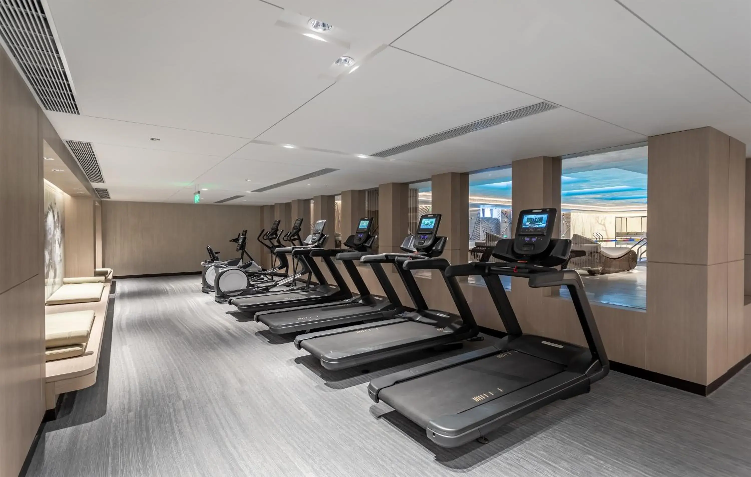 Fitness centre/facilities in HUALUXE Xi'an Chanba by IHG-西安浐灞华邑酒店-Near Xi'an International Convention Exhibition Center and Shopping mall and The Romantic show of Xi'an-Free Luggage Storage-English Service Fitness centre/facilities in HUALUXE Xi'an Chanba by IHG-西安浐灞华邑酒店-Near Xi'an International Convention Exhibition Center and Shopping mall and The Romantic show of Xi'an-Free Luggage Storage-English Service