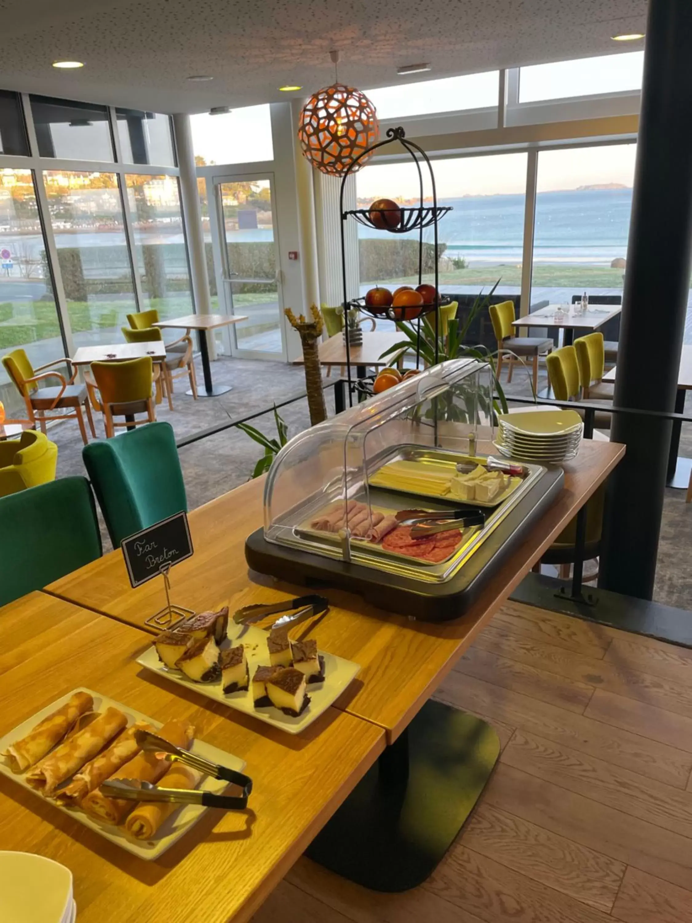 Breakfast in Logis Hôtel Ker Mor Breakfast in Logis Hôtel Ker Mor