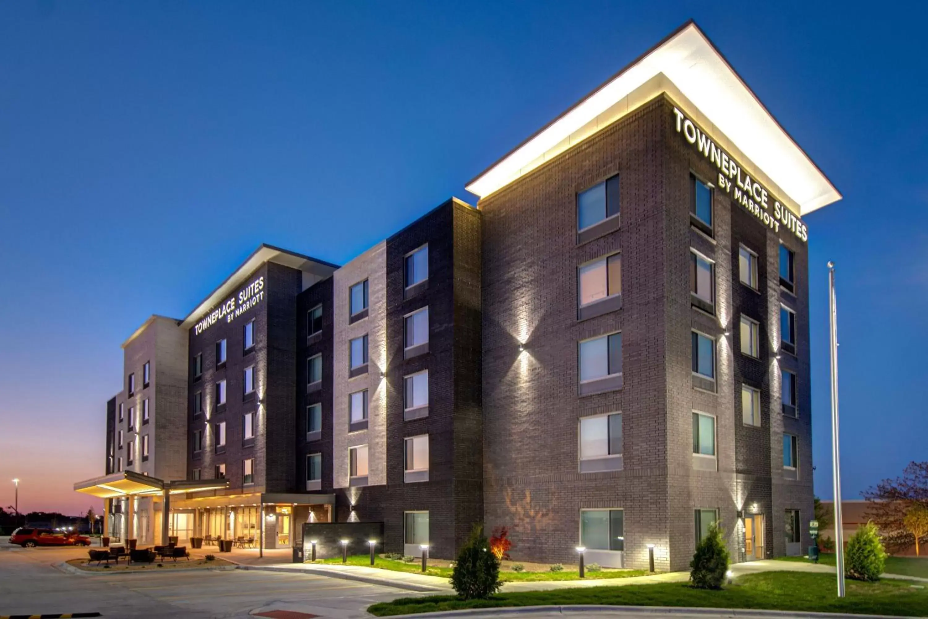 Property Building in TownePlace Suites by Marriott Cincinnati Airport South