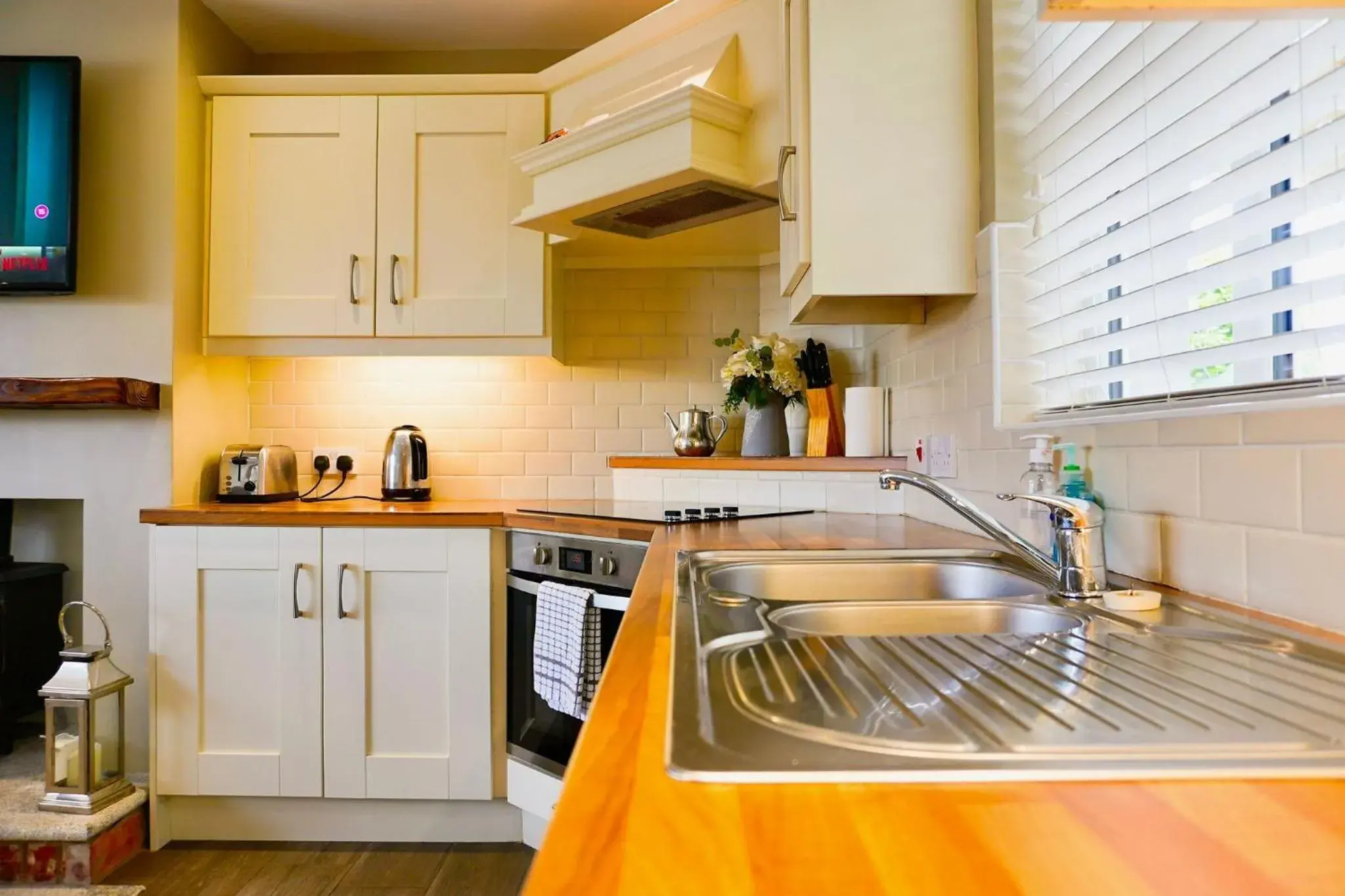 Kitchen or kitchenette, Kitchen/Kitchenette in Clonlum Holiday Cottages