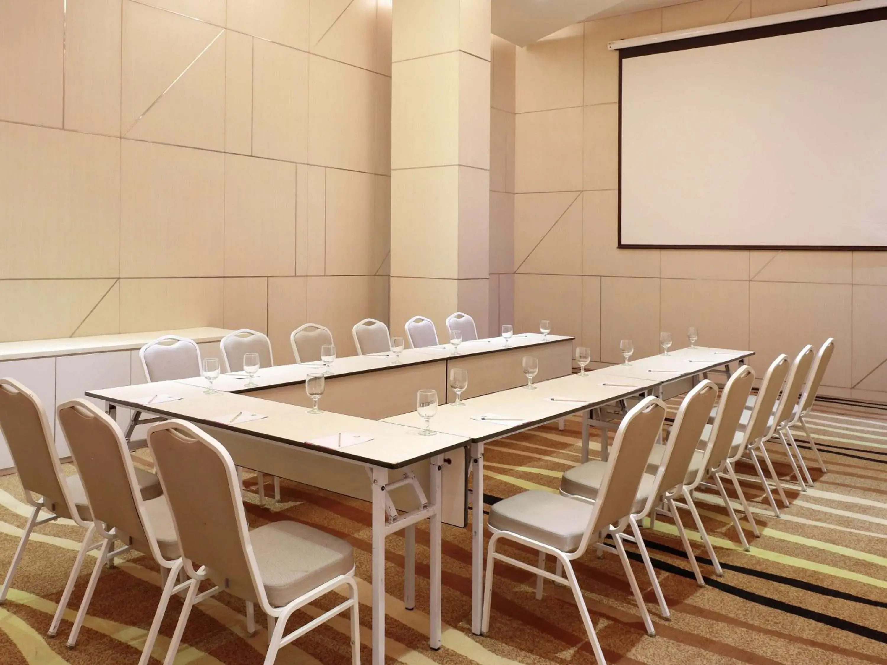 Meeting/conference room in ibis Styles Jakarta Gajah Mada