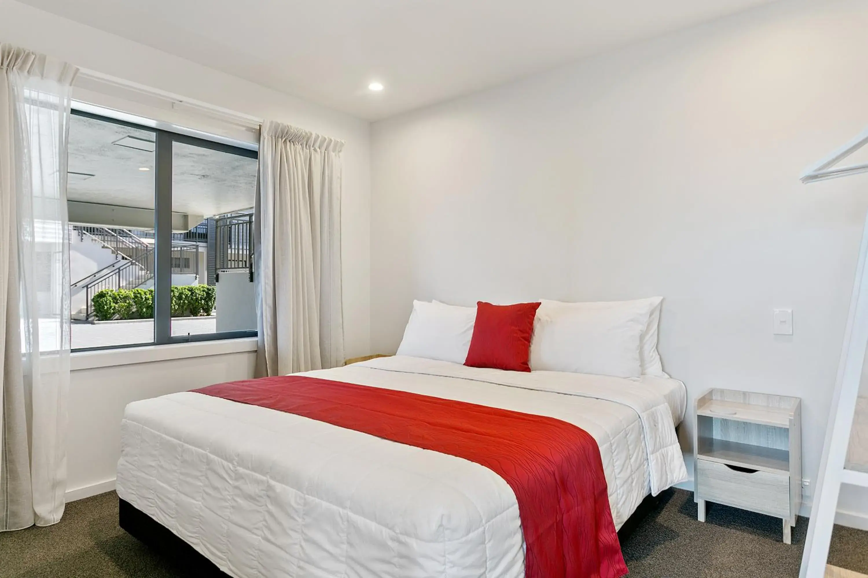 Bedroom, Bed in Acacia Lake View Motel