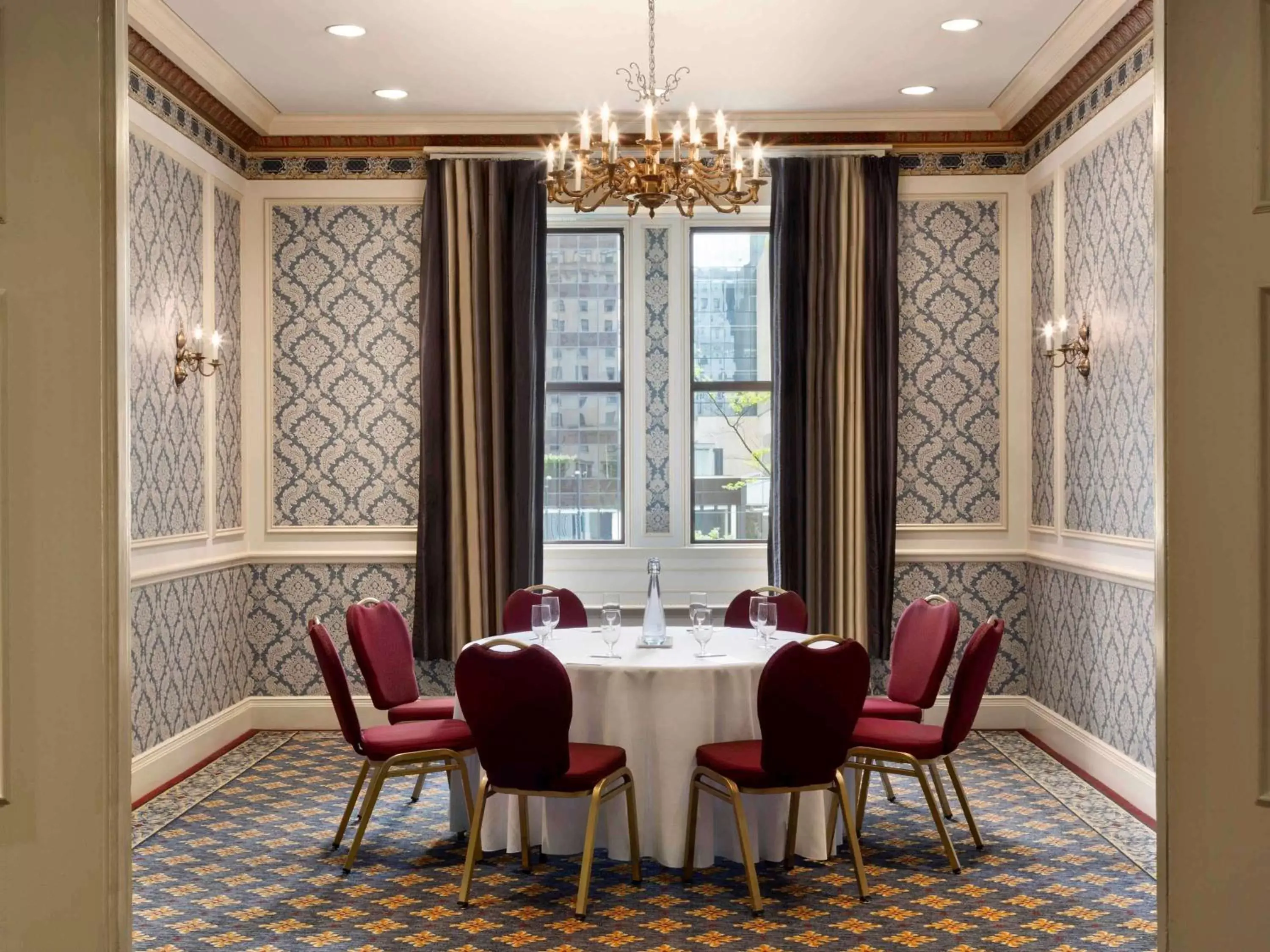 Business facilities, Dining Area in Fairmont Hotel Vancouver