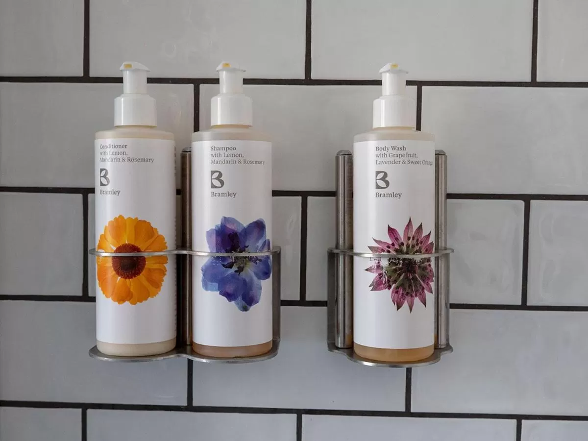 Shower in Bistro Lotte